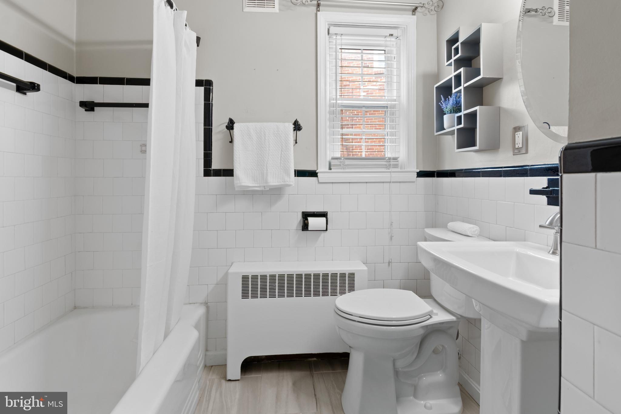 COLONIAL GARDENS - Residential