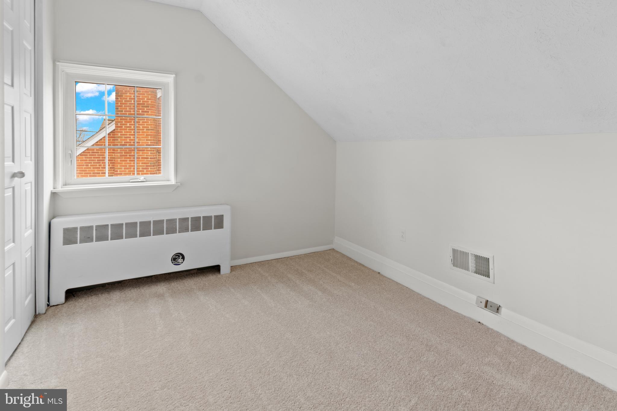 COLONIAL GARDENS - Residential