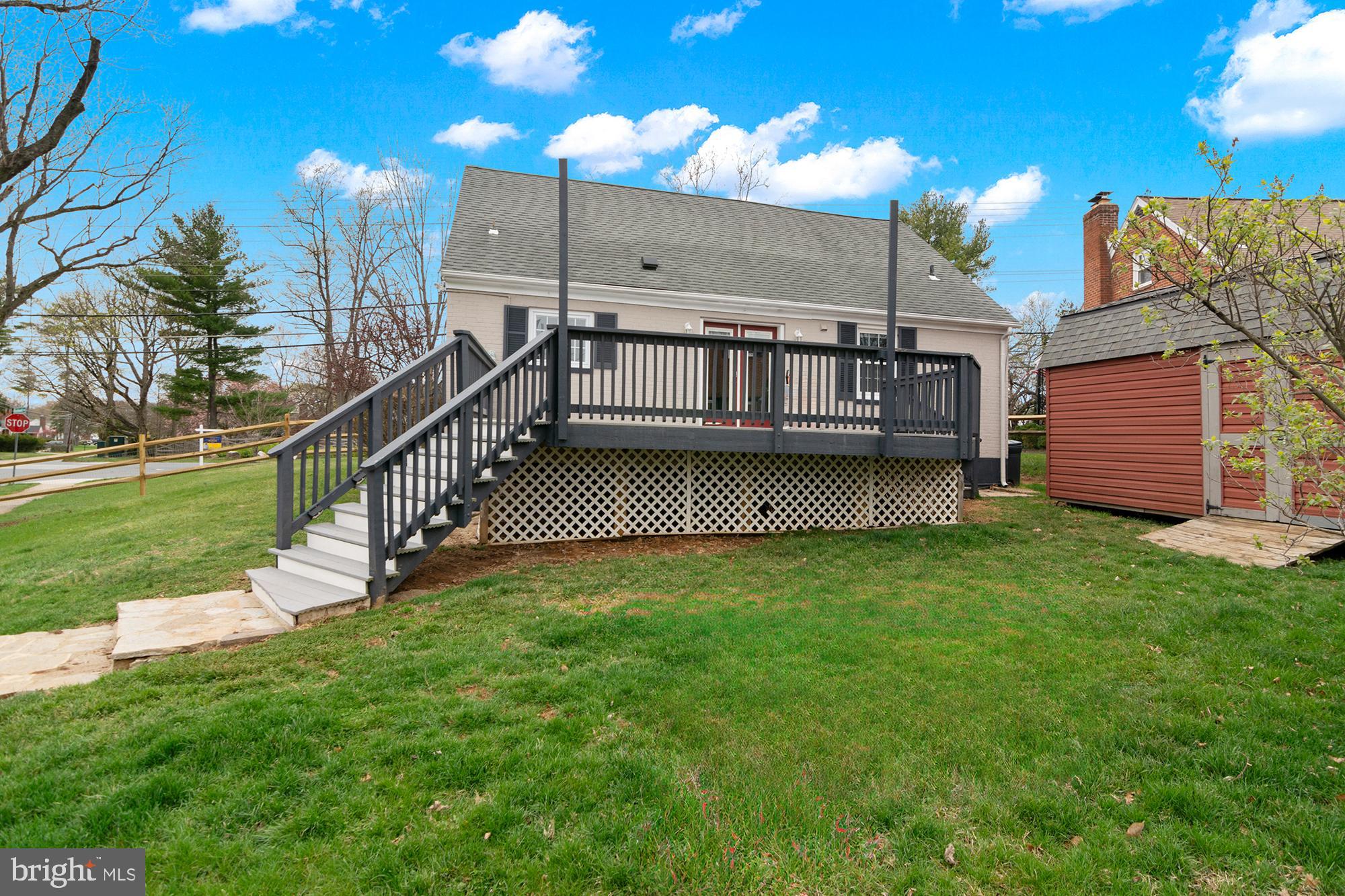 COLONIAL GARDENS - Residential