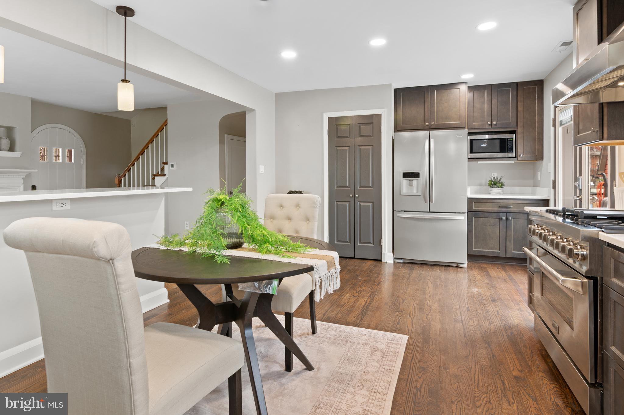 COLONIAL GARDENS - Residential