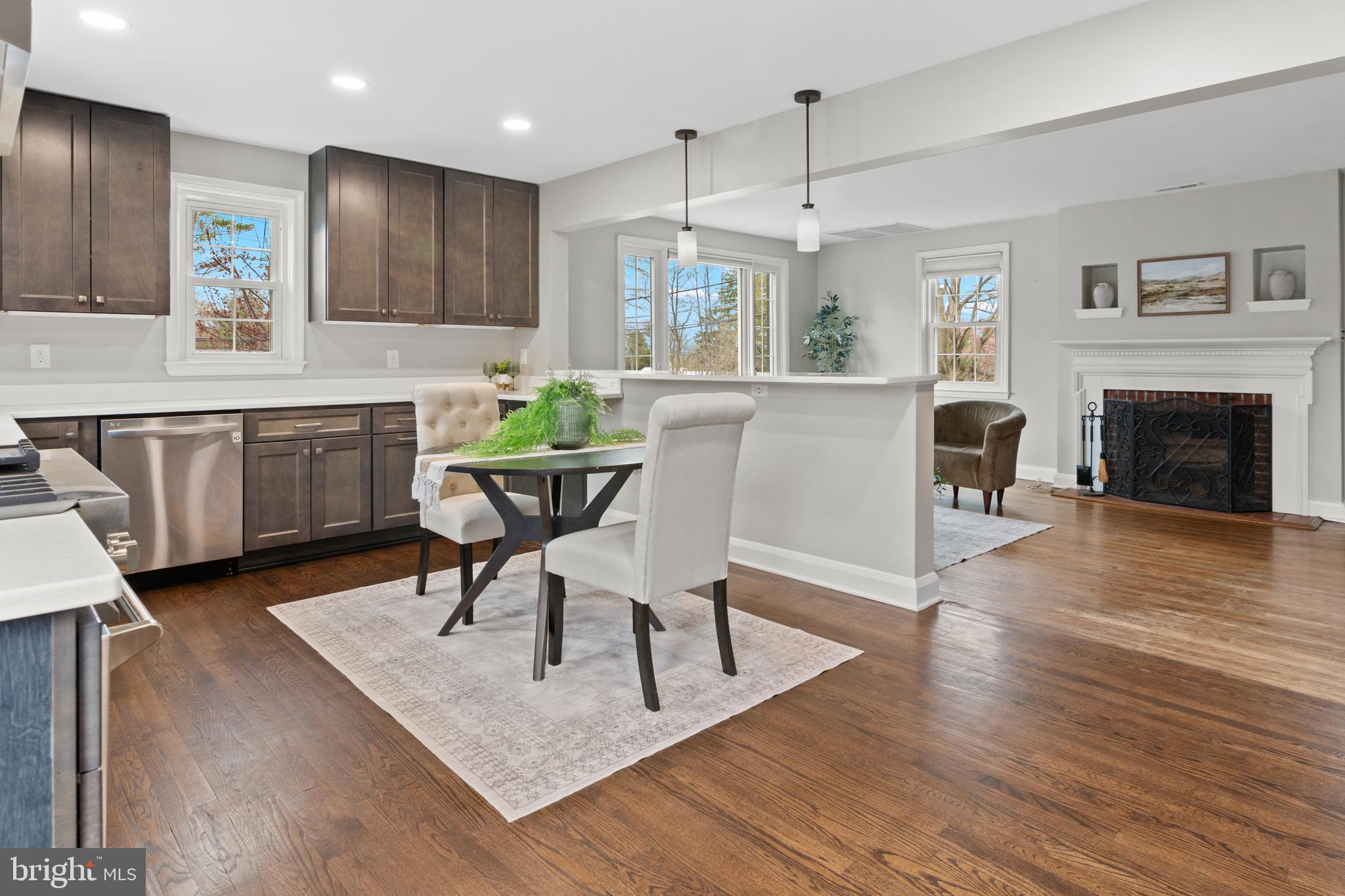 COLONIAL GARDENS - Residential