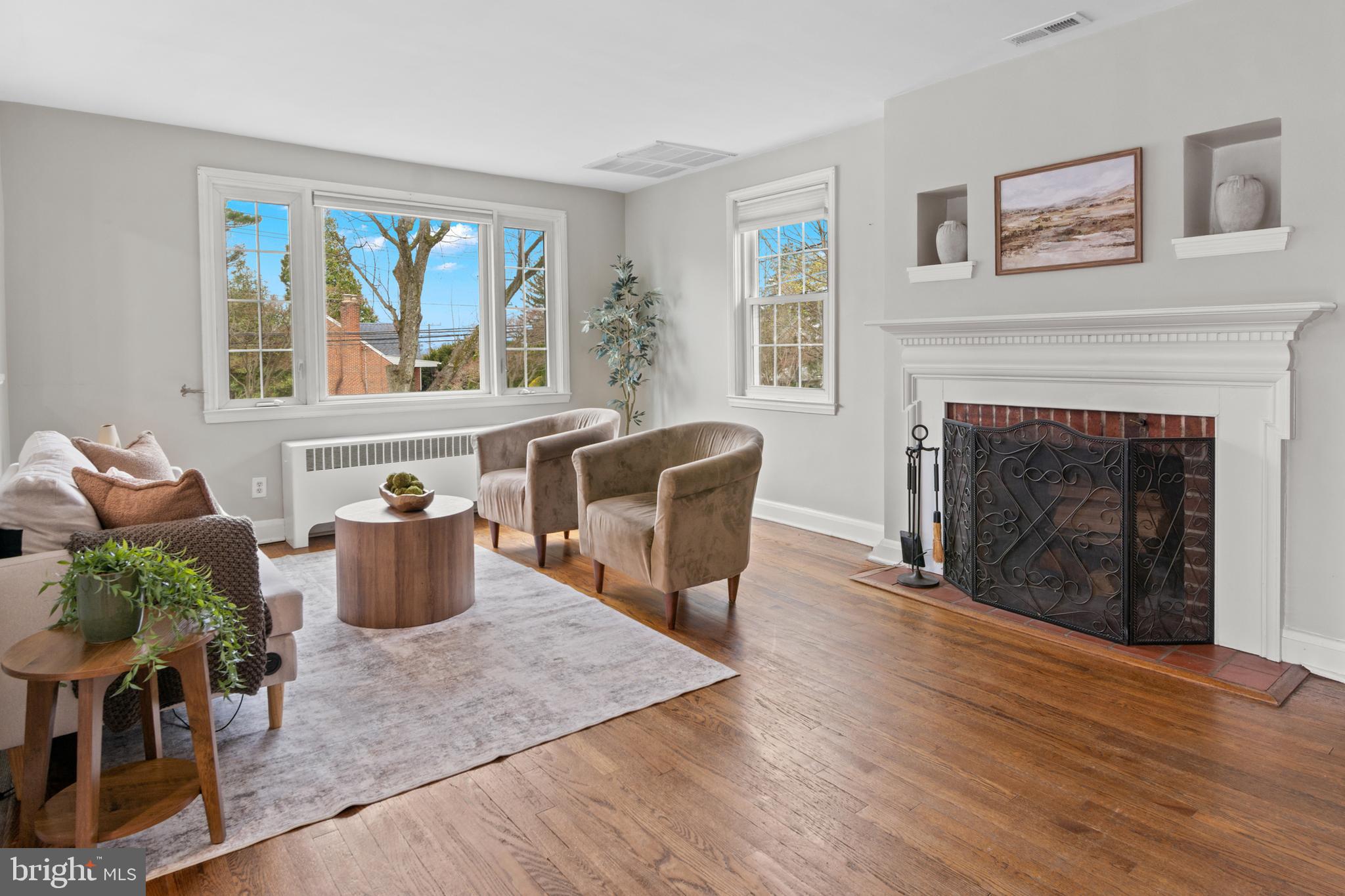 COLONIAL GARDENS - Residential