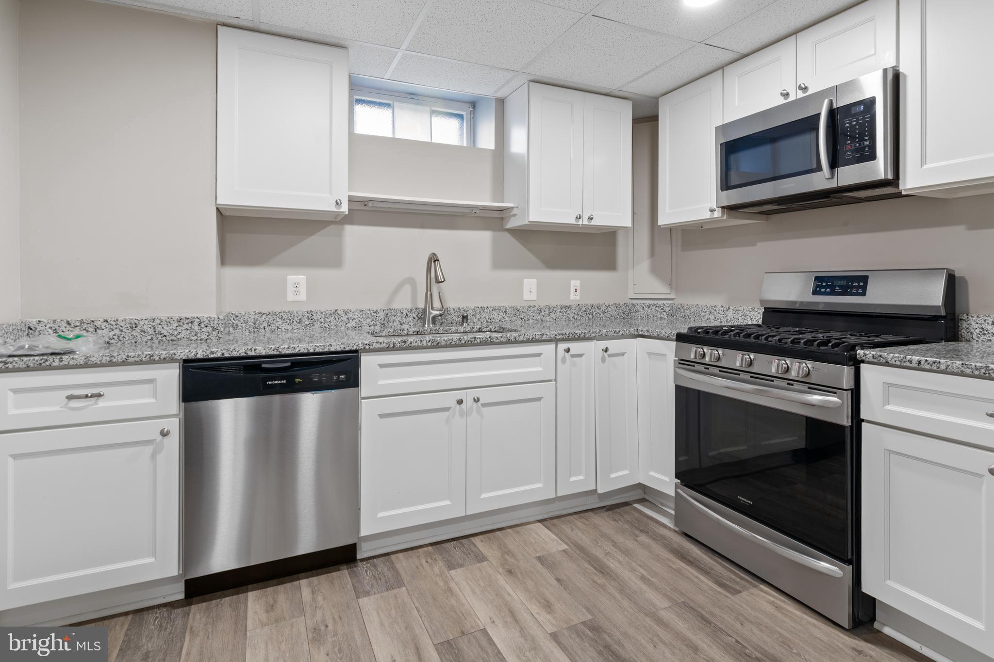 COLONIAL GARDENS - Residential