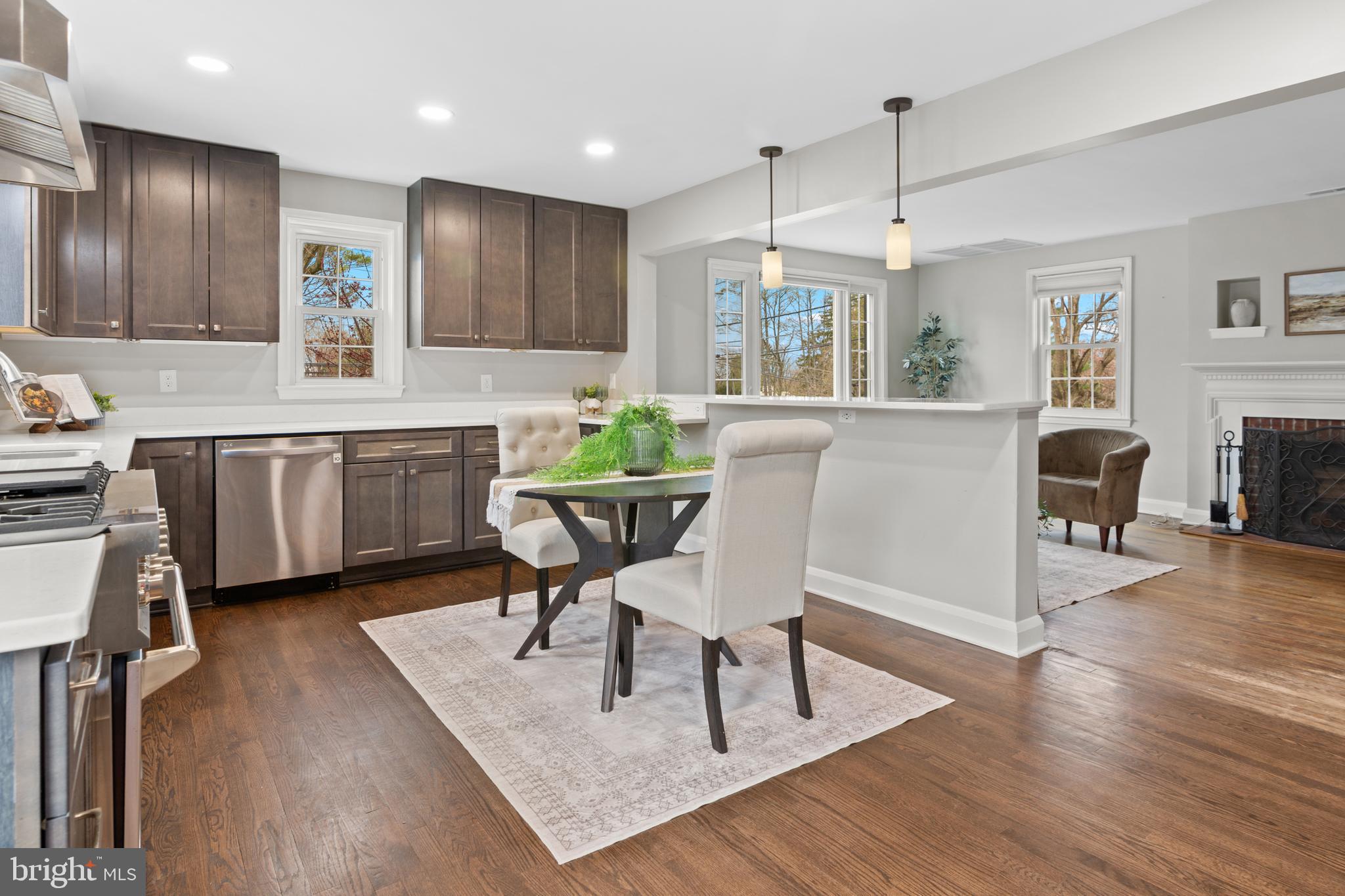 COLONIAL GARDENS - Residential