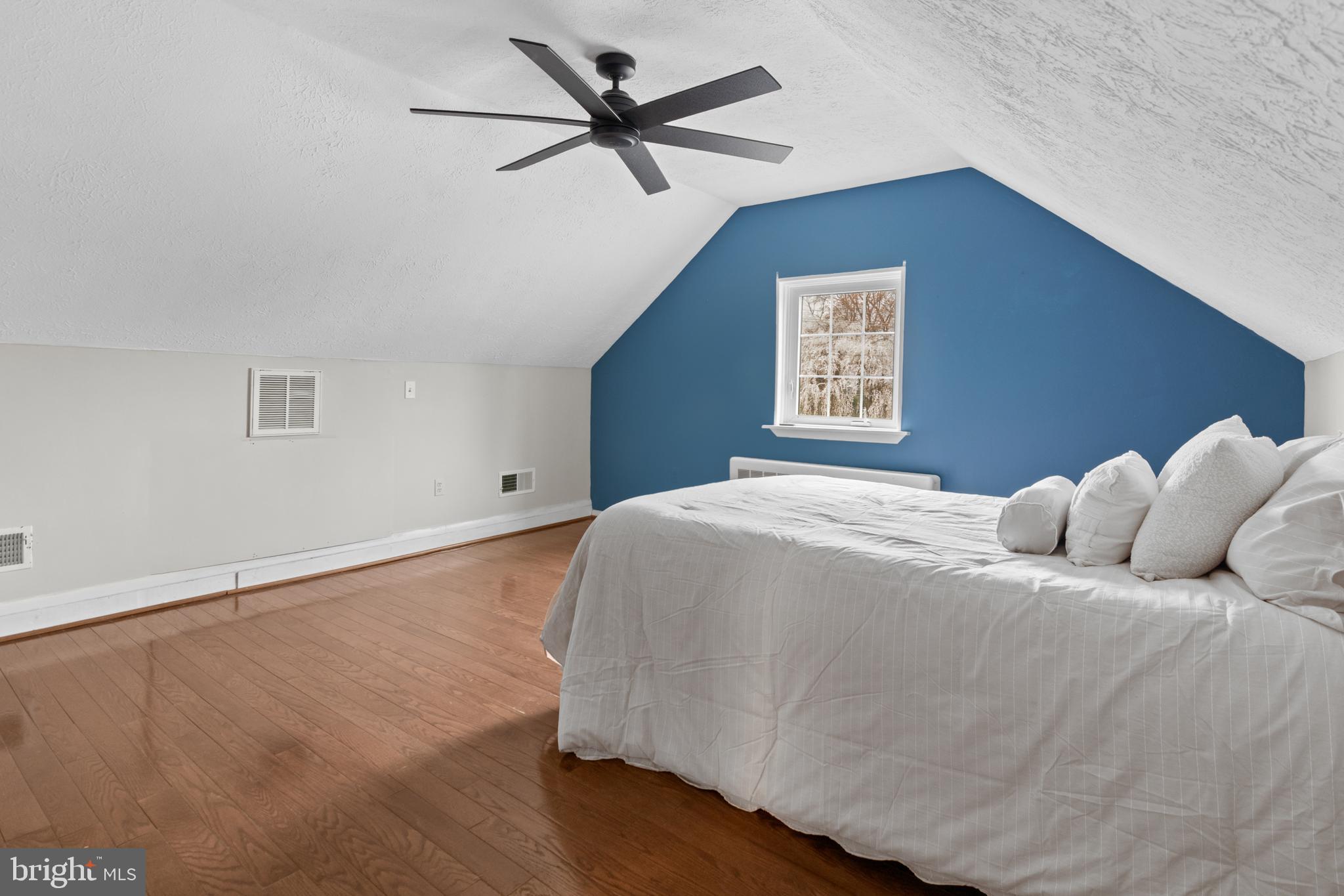 COLONIAL GARDENS - Residential