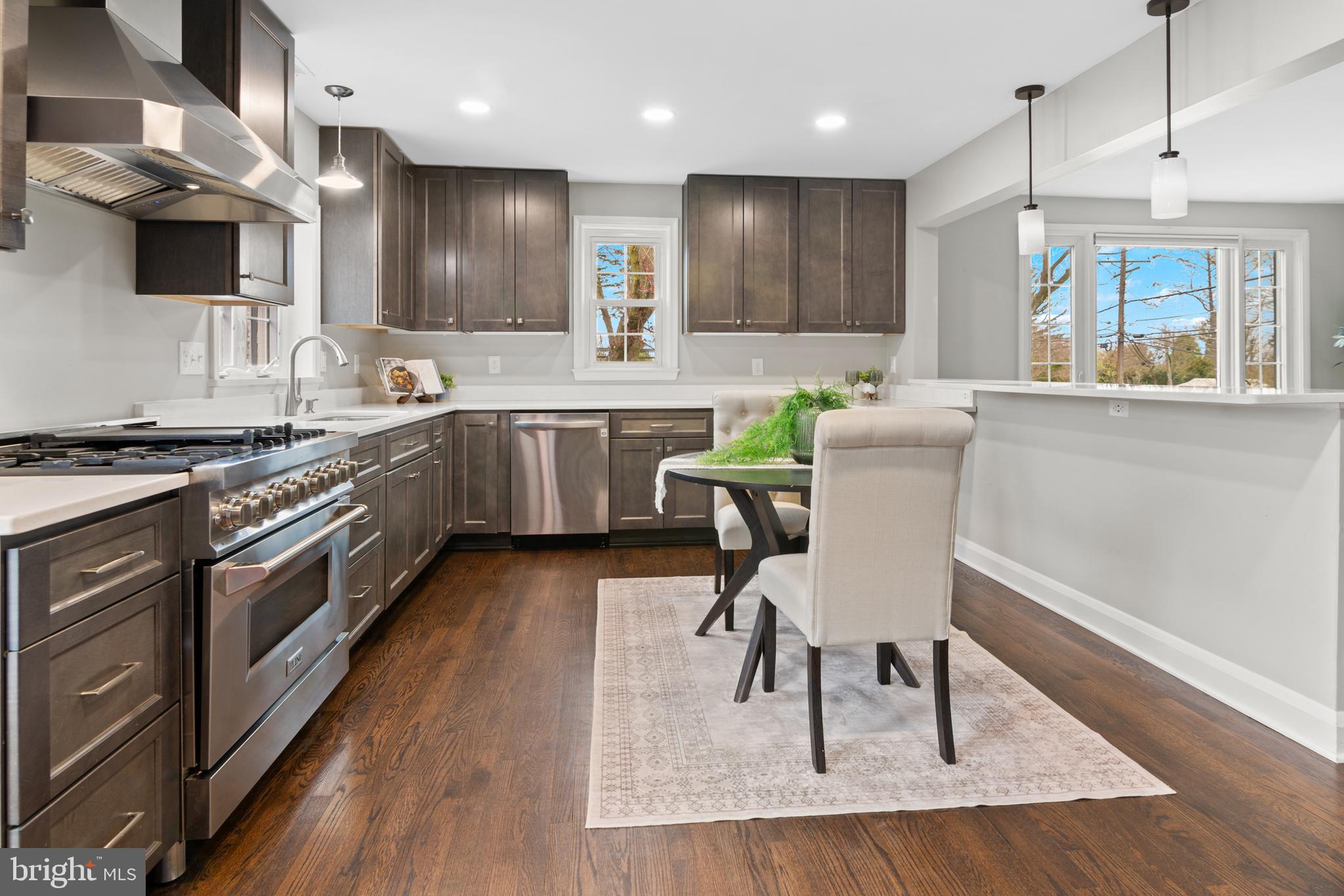 COLONIAL GARDENS - Residential