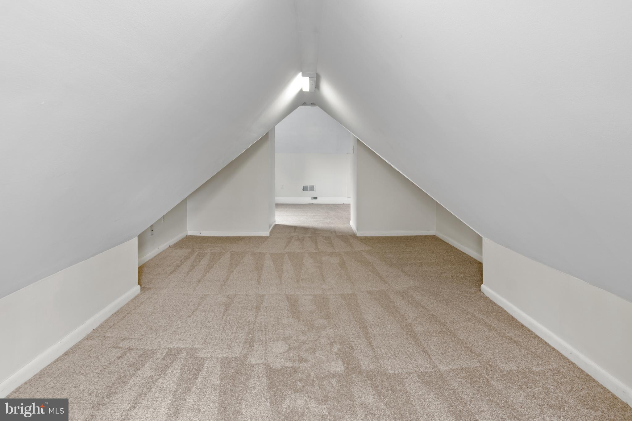 COLONIAL GARDENS - Residential