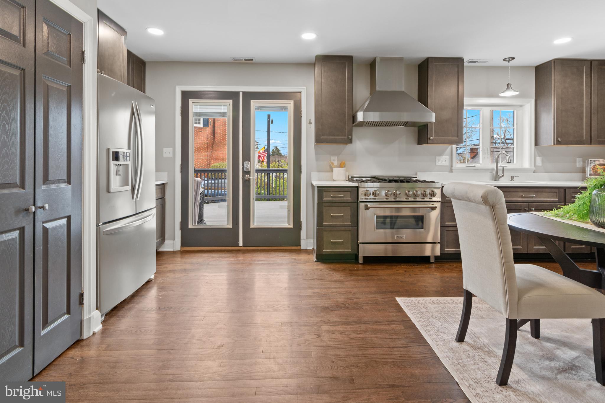 COLONIAL GARDENS - Residential