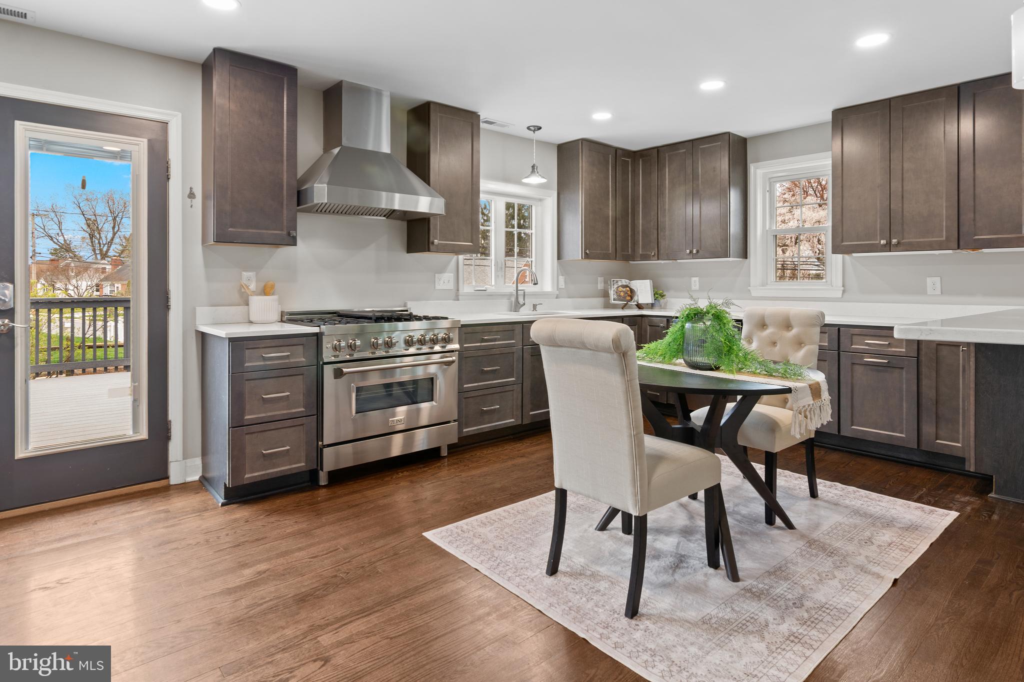 COLONIAL GARDENS - Residential