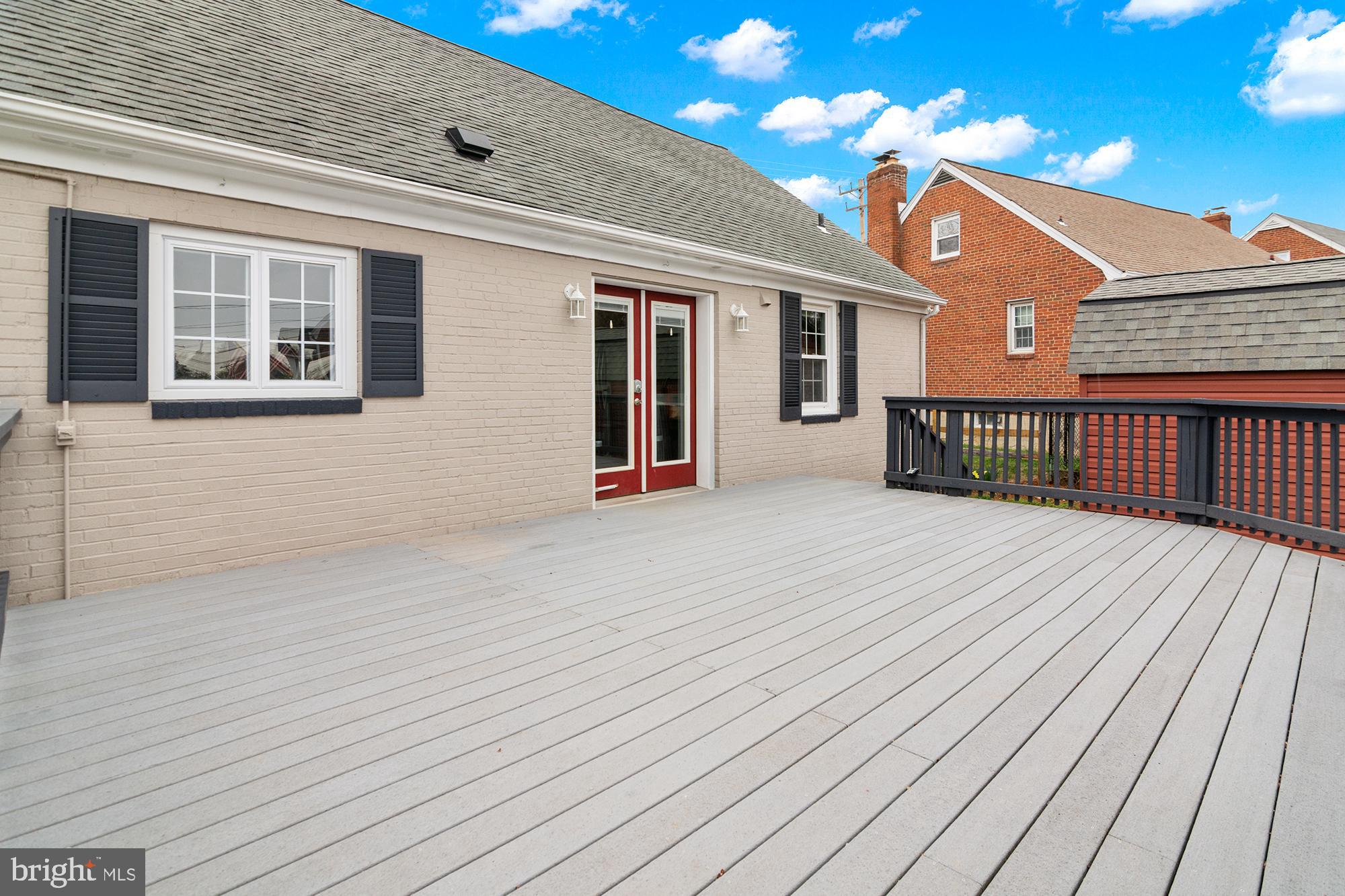 COLONIAL GARDENS - Residential