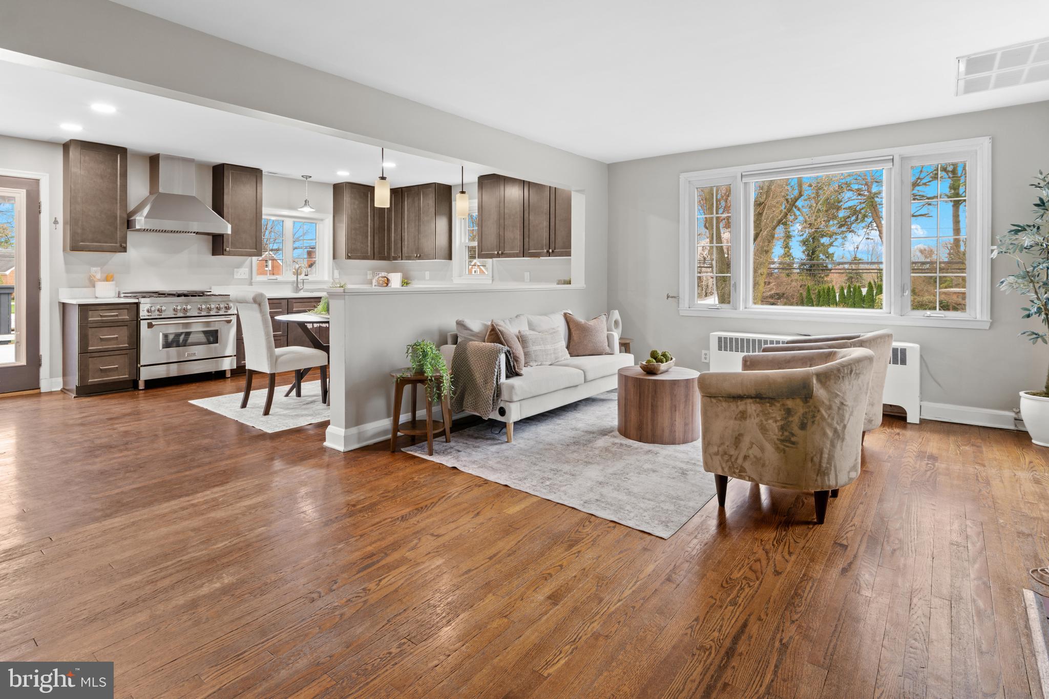 COLONIAL GARDENS - Residential