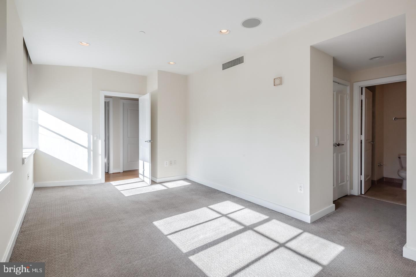CENTER CITY - Residential Lease
