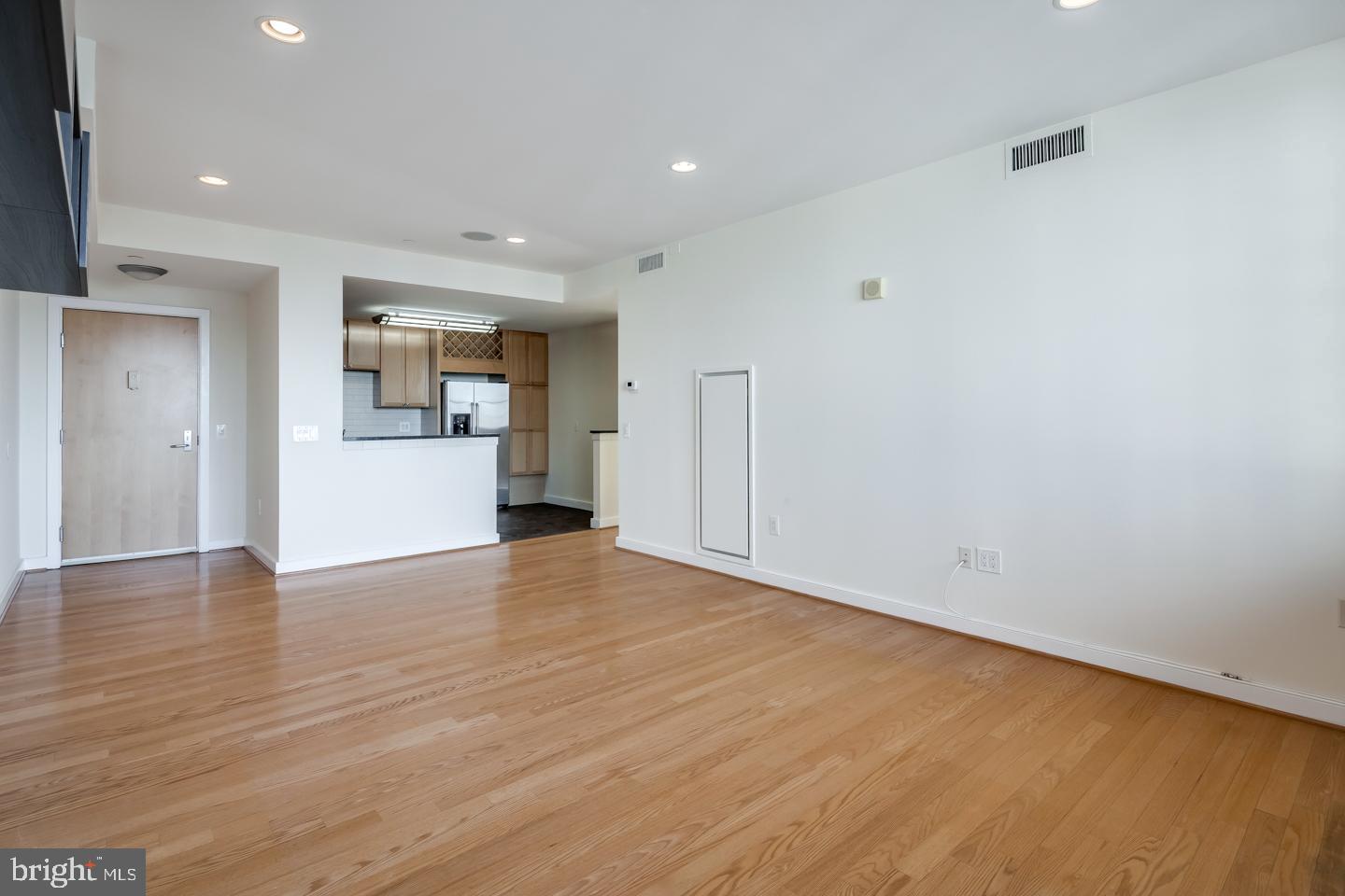 *Available 6/1!*
This corner 2 bedroom, 2 bathroom condo at the Packard Grande offers an unbeatable combination of location and amenities. Located in Rittenhouse Square/Avenue of the Arts neighborhood with a walk score of 100, you are moments away from everything the City has to offer. Walk into the open living area and kitchen, drenched in light from the energy efficient windows, featuring hard wood flooring. The newly updated kitchen includes granite counter tops, microwave, electric oven/range, garbage disposal, refrigerator and dishwasher, plus very generous cabinet storage and built in wine rack. Down the hall is the first of two full bathrooms, which includes a tub/shower combination. The first large corner bedroom has amazing City views from windows on two walls, plus huge storage. The second bedroom has en suite full bath also with tub/shower combination plus a wall of windows also with unbeatable views. With built in sound system, central air/heat, and a washer and dryer in unit, this condo has everything. Enjoy 24 hour doorman security, access to state of the art fitness center and a private club room.
Lease Terms: Generally, 1st month, and 1 month security deposit due at, or prior to, lease signing. Other terms may be required by Landlord such as last month’s rent upfront. $65 application fee per applicant. Tenants are responsible for: electricity, cable/internet and $10/mo technology fee. Additional fees or requirements may be applicable for units with Homeowners or Condo Associations. Landlord Requirements: Applicants to make 3x the monthly rent in verifiable gross income, credit history to be considered, no evictions within the past 5 years, and must have a verifiable rental history with on-time rental payments. Exceptions to this criteria may exist under the law and will be considered. Cosigners will be considered.
*$400 move in fee required; move-ins not permitted on weekends
*Small pets permitted with owner approval and pet deposit
*Water included; tenant responsible for electric