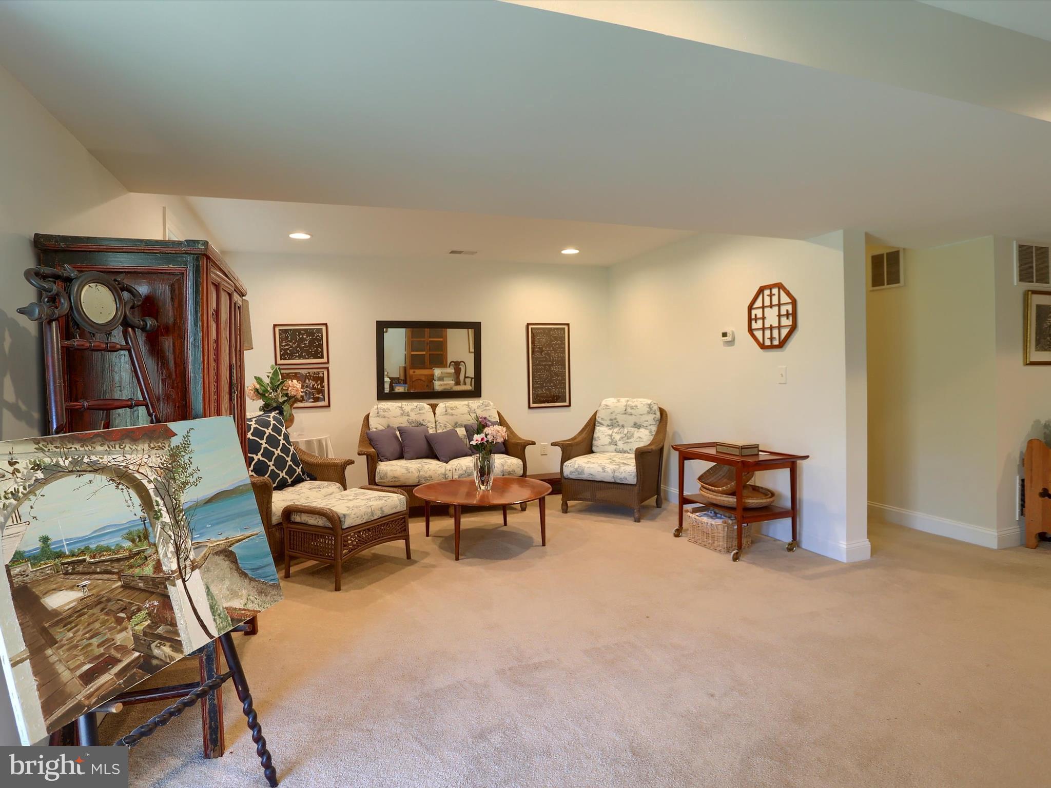 THE ENCLAVE - Residential