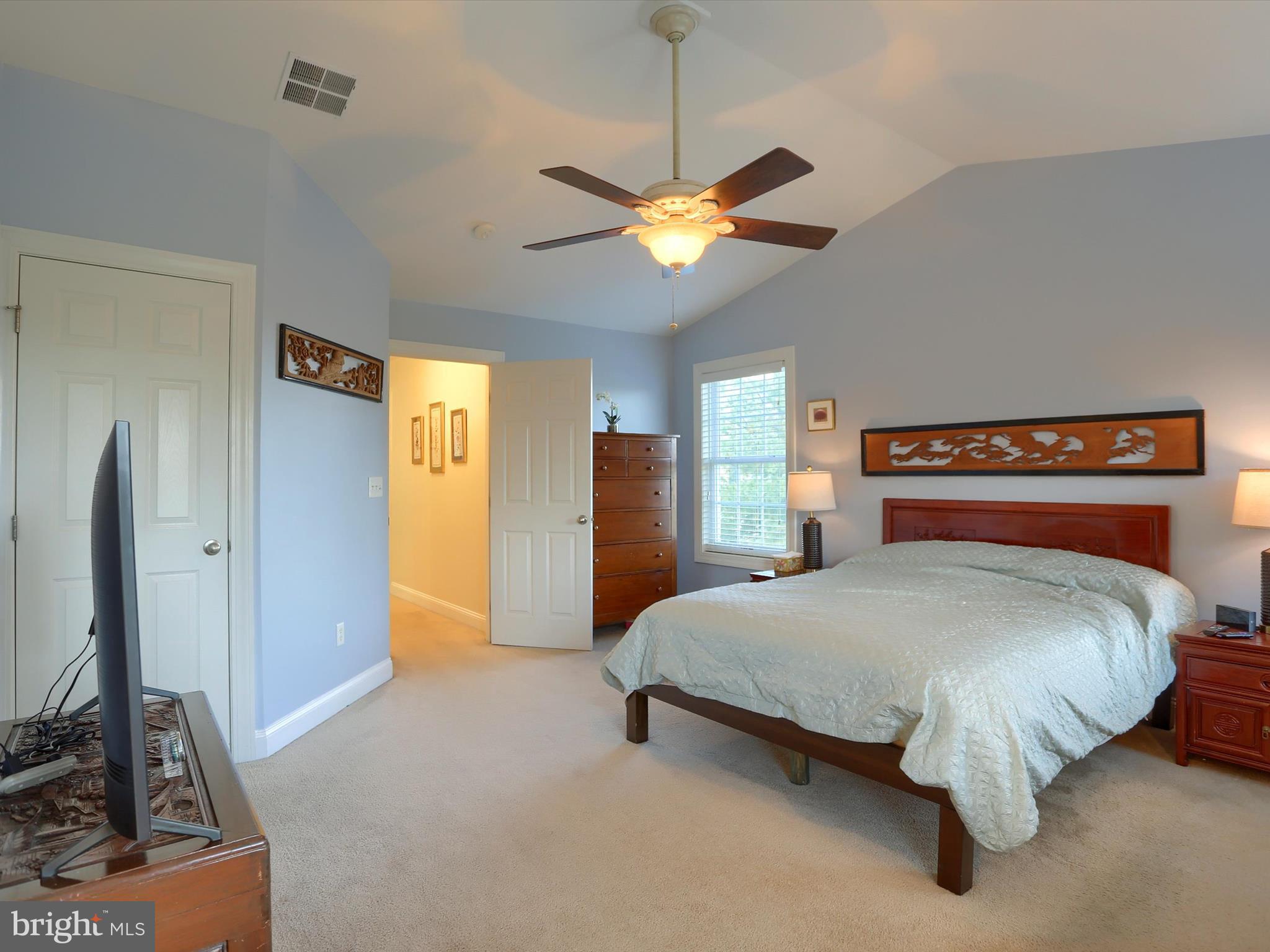 THE ENCLAVE - Residential