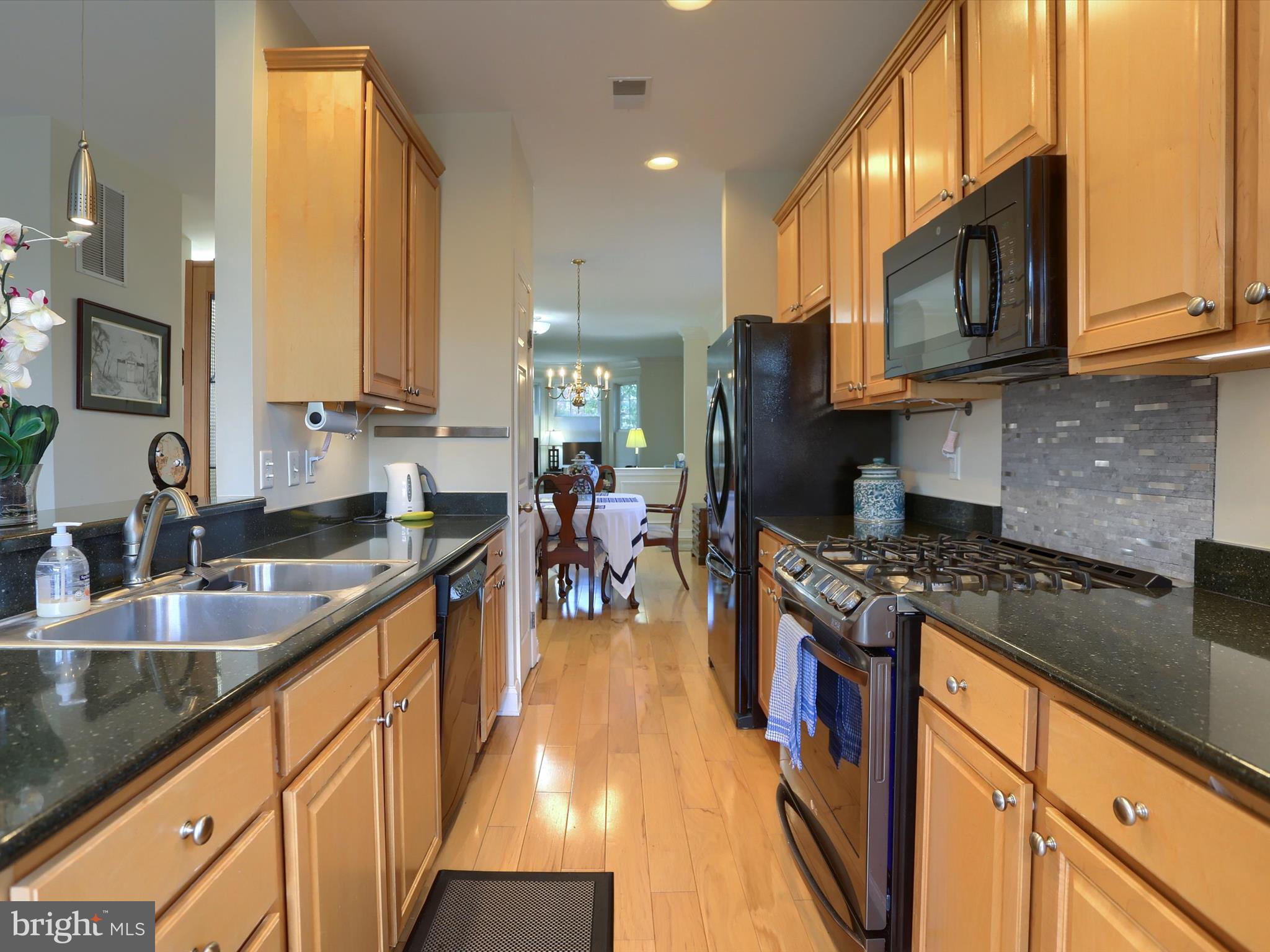 THE ENCLAVE - Residential