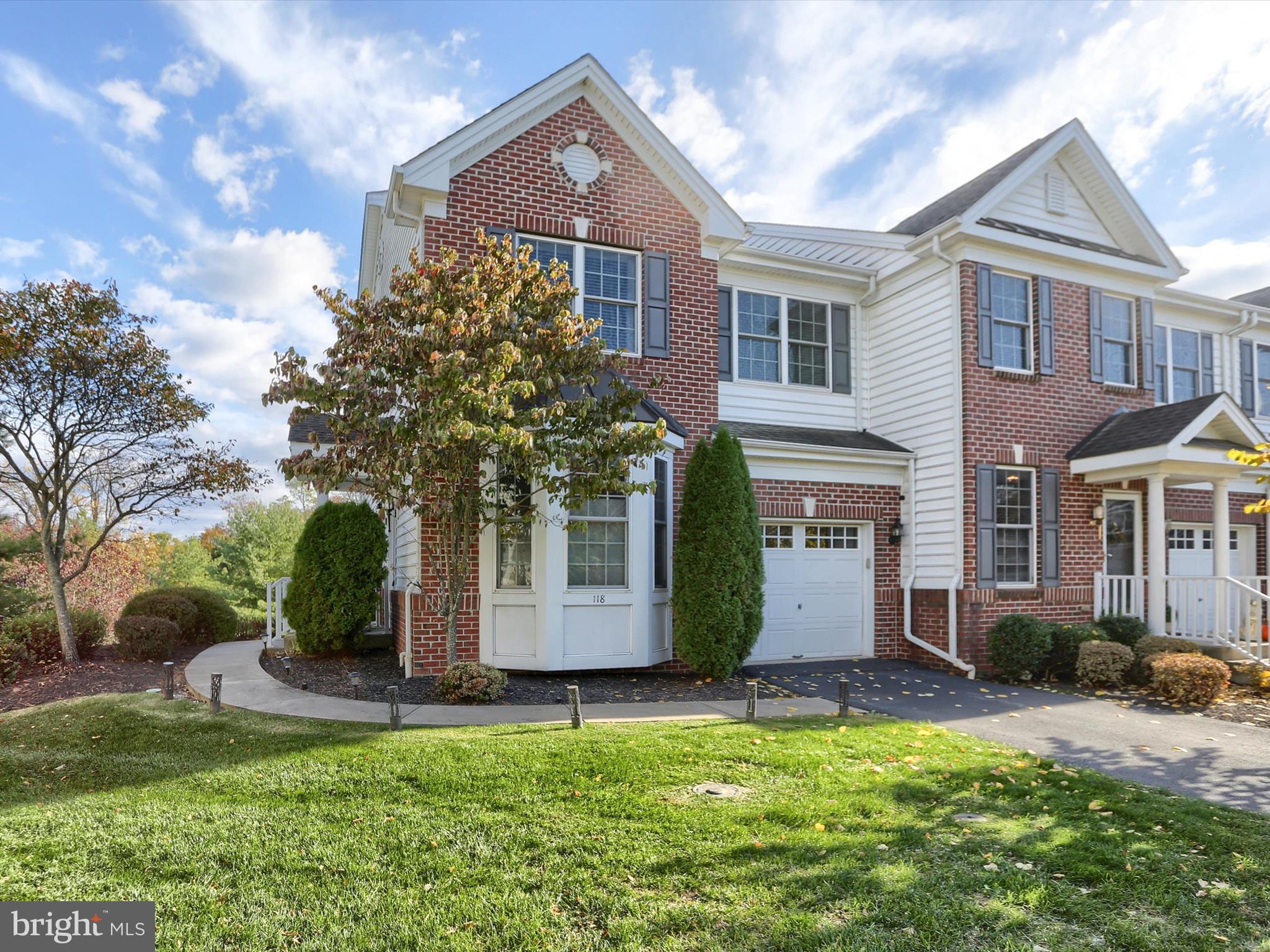 THE ENCLAVE - Residential