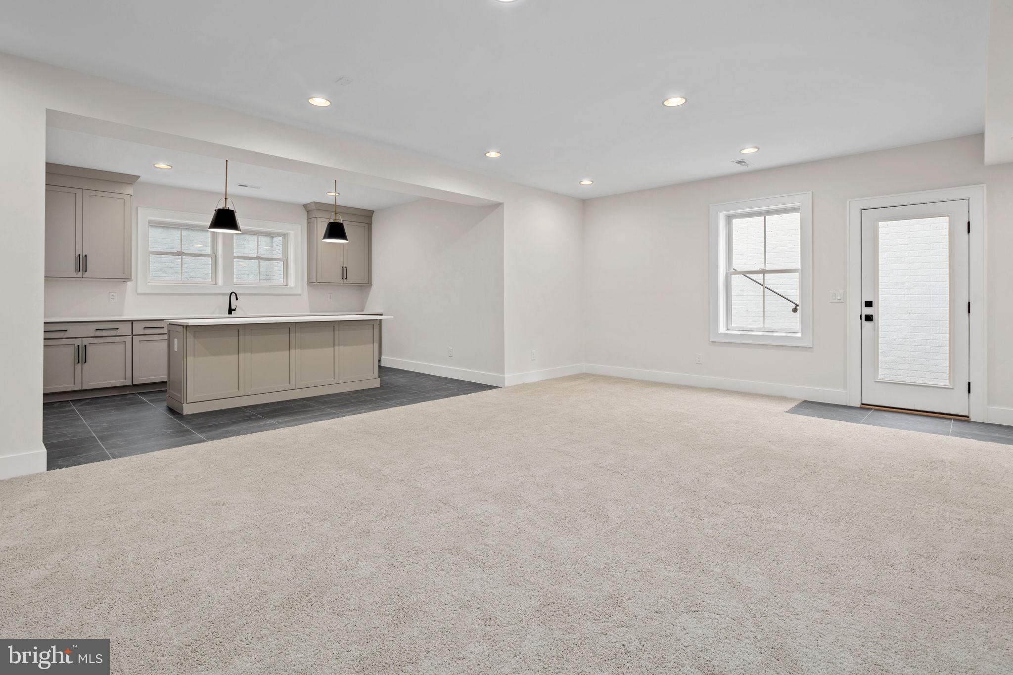 HIGHVIEW TERRACE - Residential