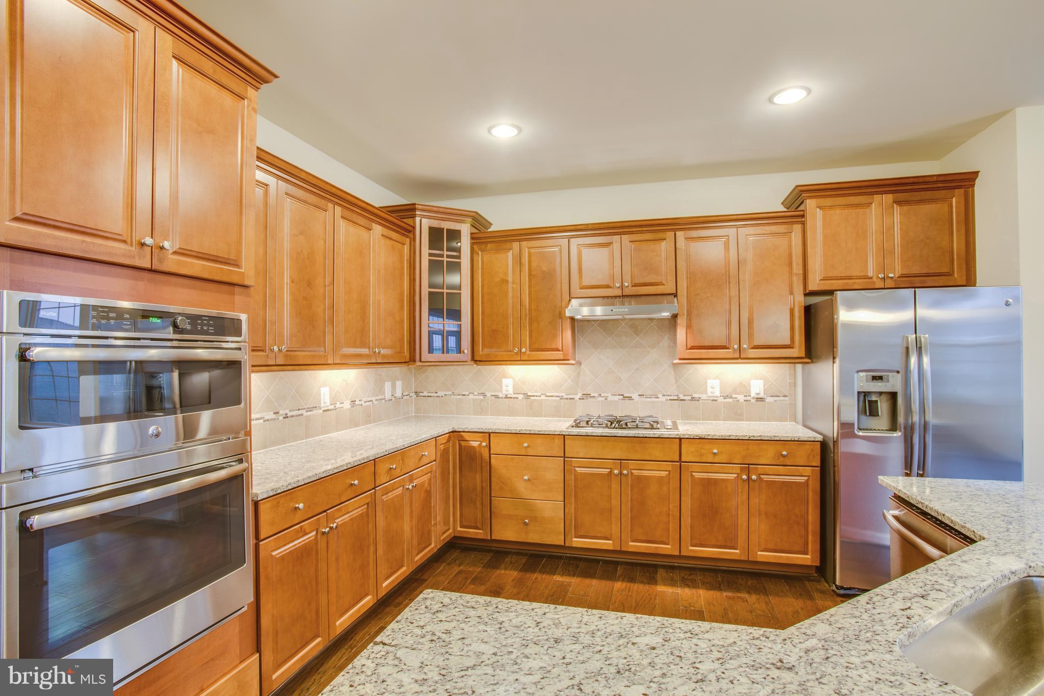 VIRGINIA HERITAGE AT LEE'S PARK - Residential