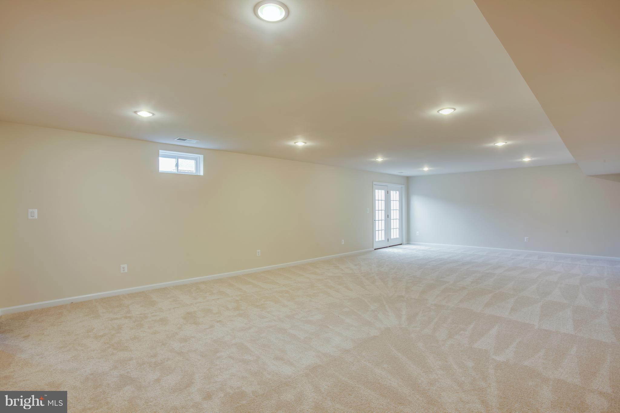 VIRGINIA HERITAGE AT LEE'S PARK - Residential