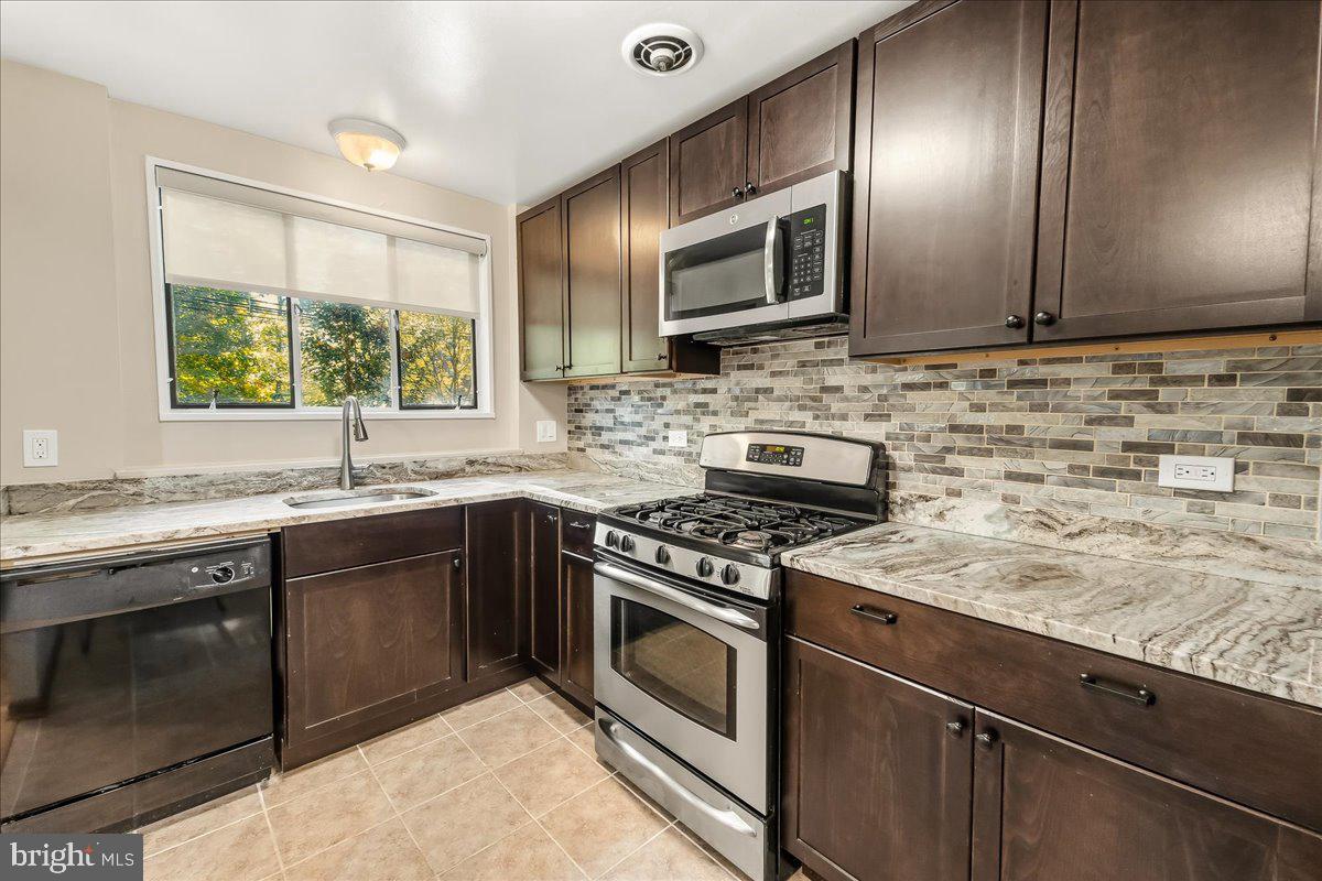 10412 MONTROSE AVENUE 104