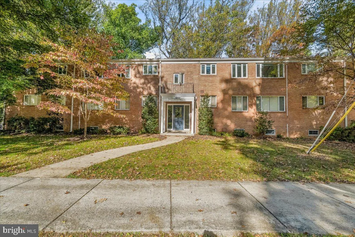 10412 Montrose Avenue Unit 104