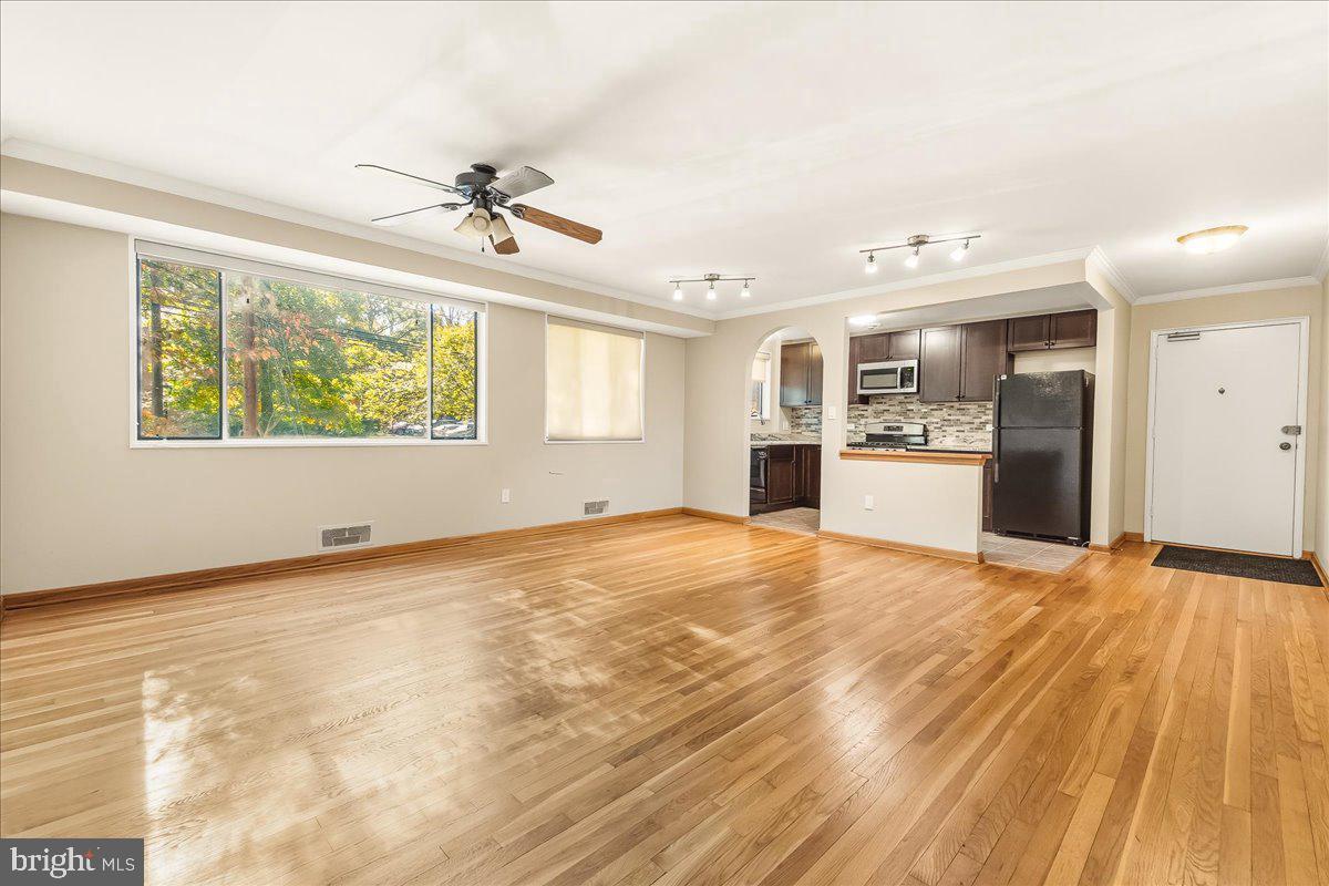 10412 MONTROSE AVENUE 104