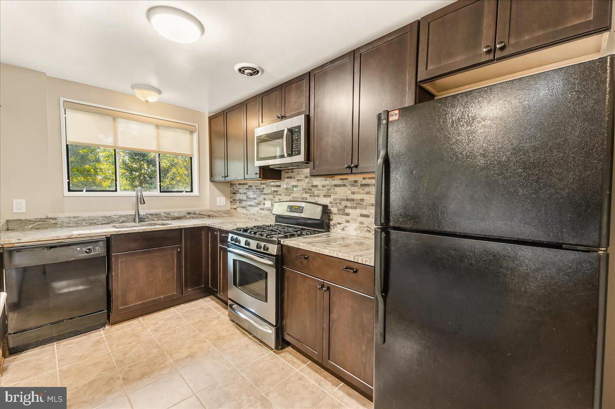 10412 MONTROSE AVENUE 104