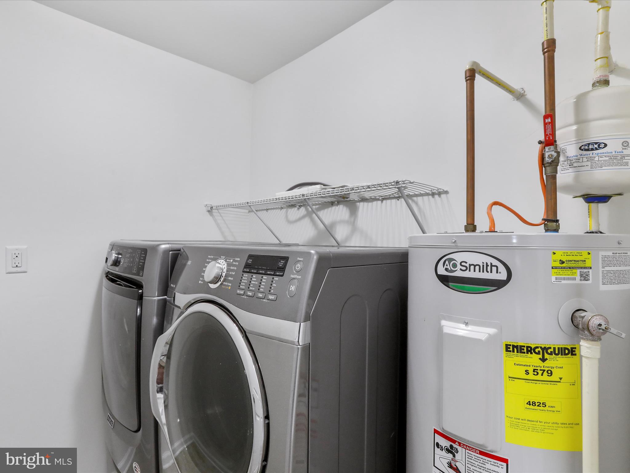 TOWNES AT OAKHURST - Residential