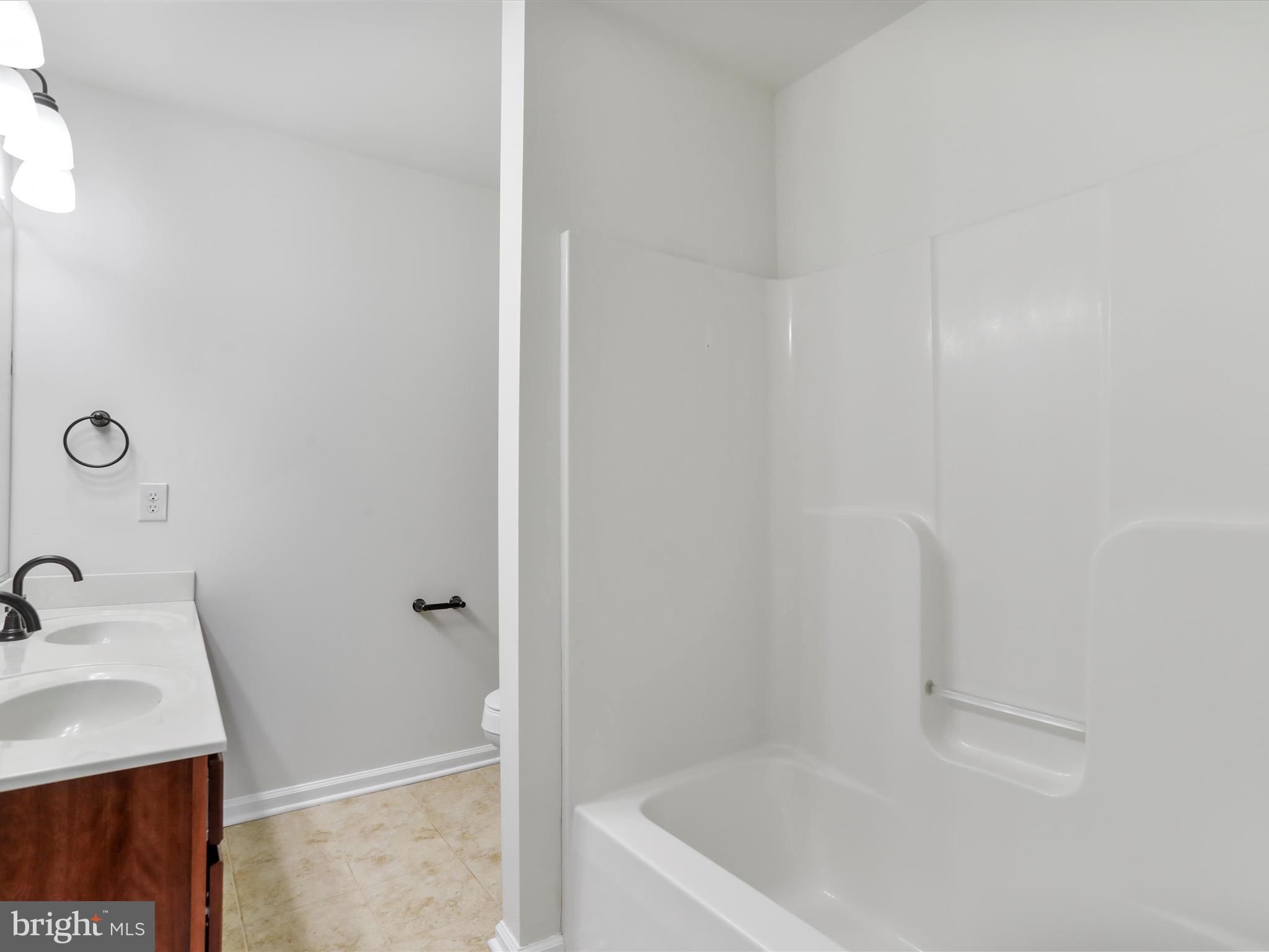 TOWNES AT OAKHURST - Residential