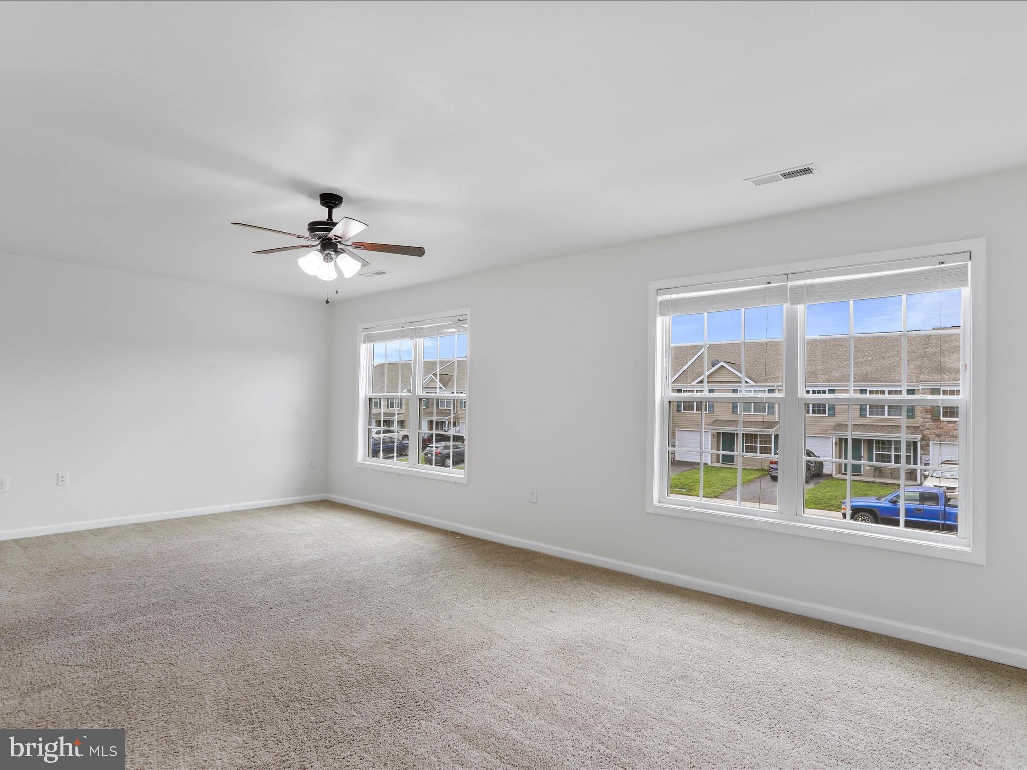 TOWNES AT OAKHURST - Residential