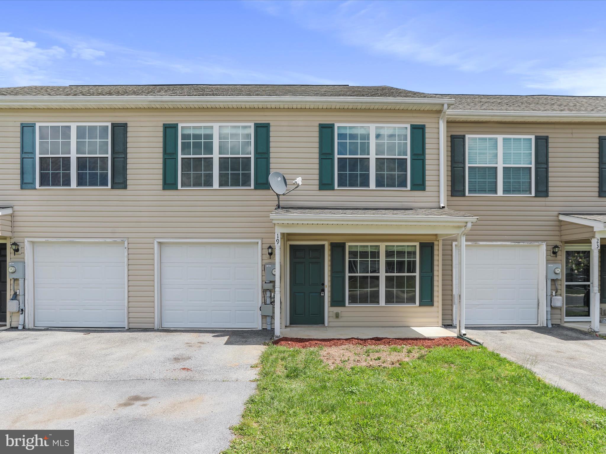 TOWNES AT OAKHURST - Residential