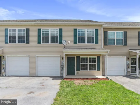 19 Montague Way, Inwood, WV MLS: WVBE2040404