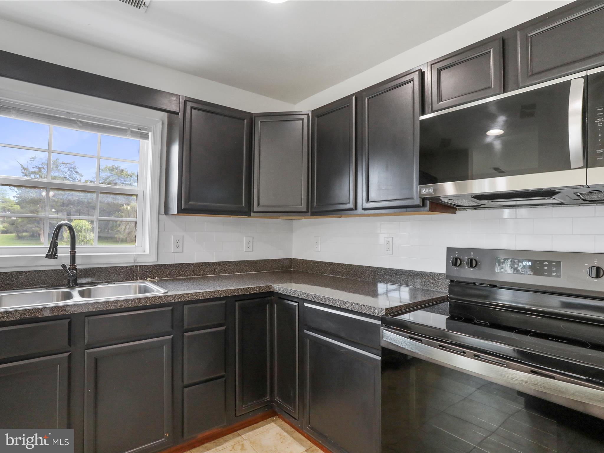 TOWNES AT OAKHURST - Residential