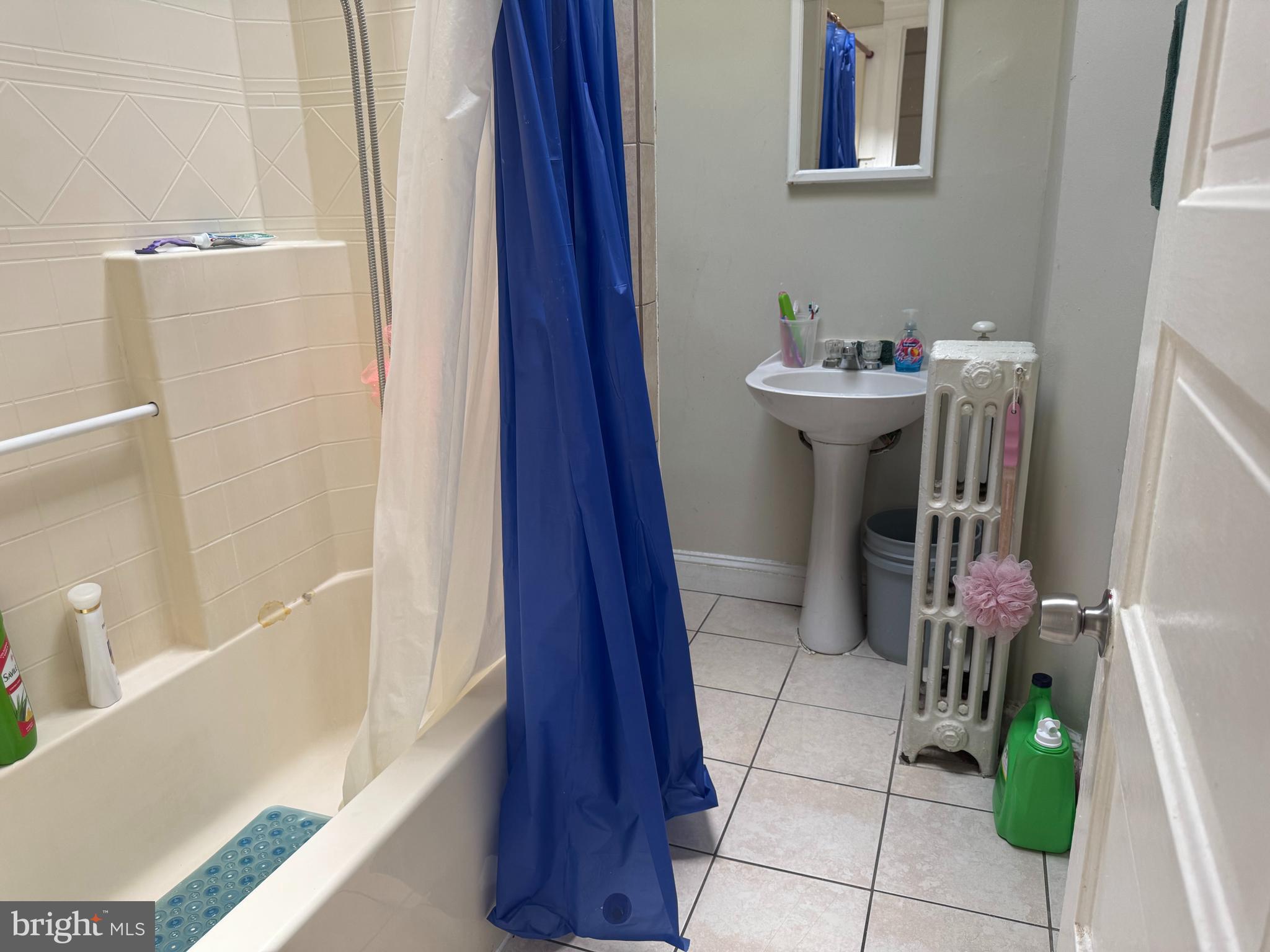 ELLWOOD PARK - Residential