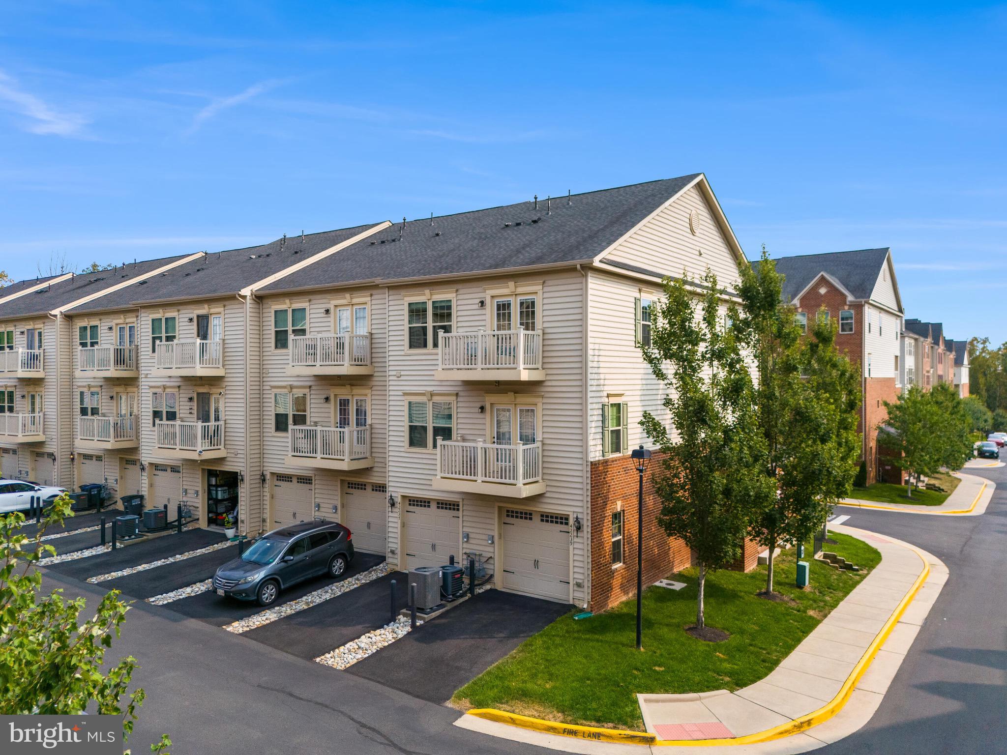 VIRGINIA MANOR - Residential Lease