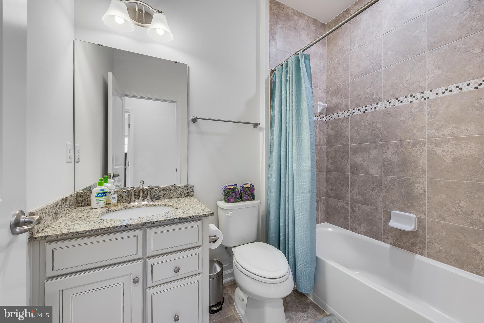 VIRGINIA MANOR - Residential Lease