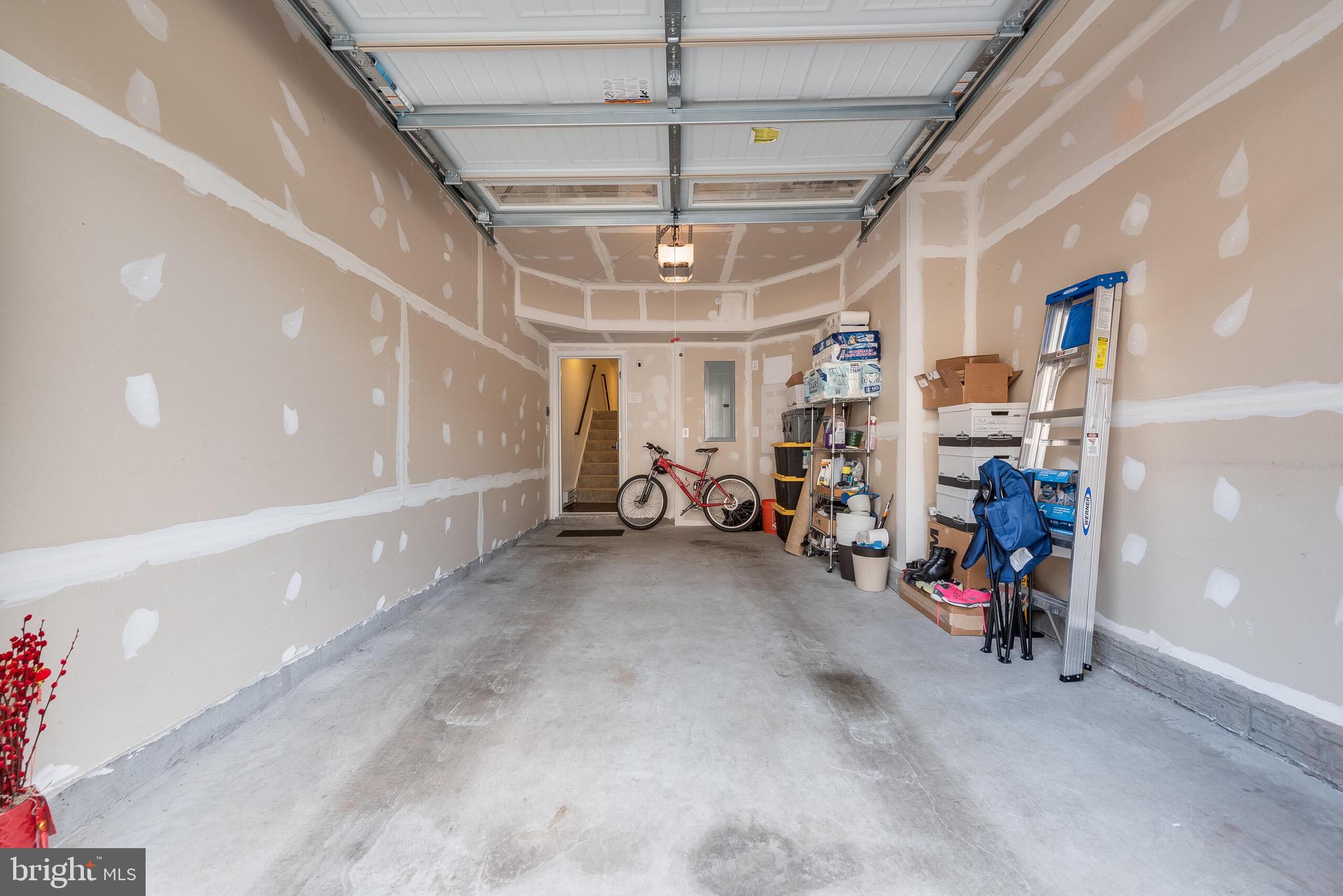 VIRGINIA MANOR - Residential Lease