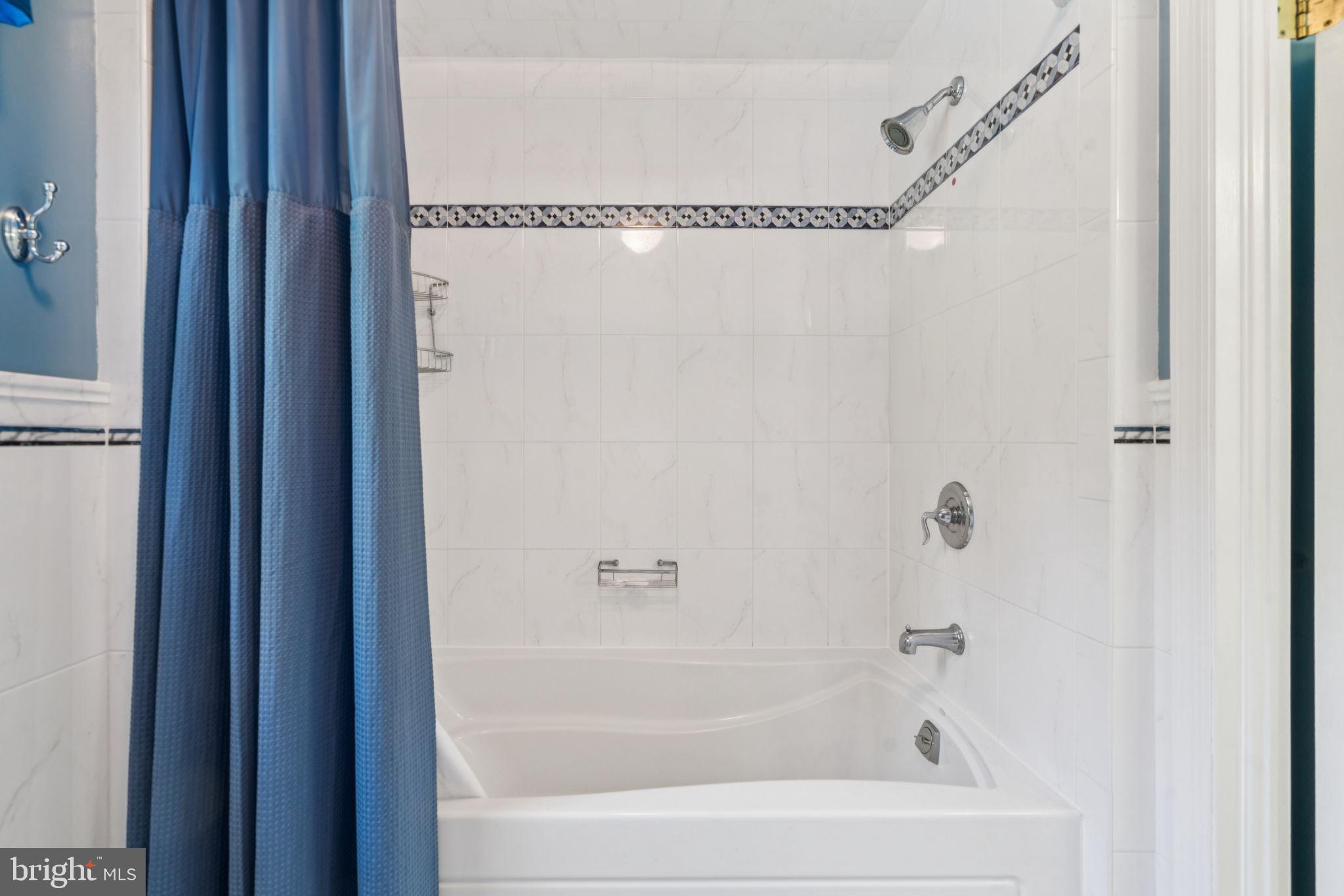 HUNTERS RUN - Residential