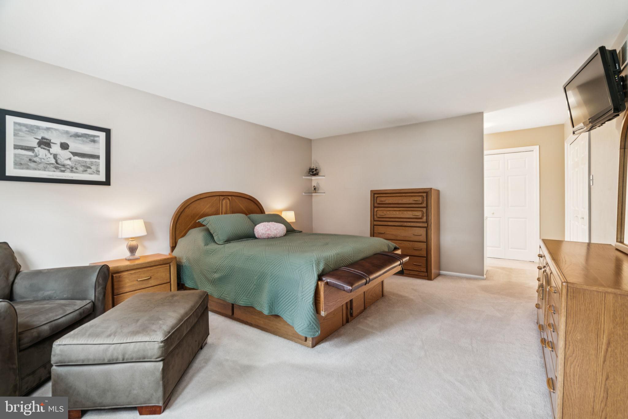 HUNTERS RUN - Residential