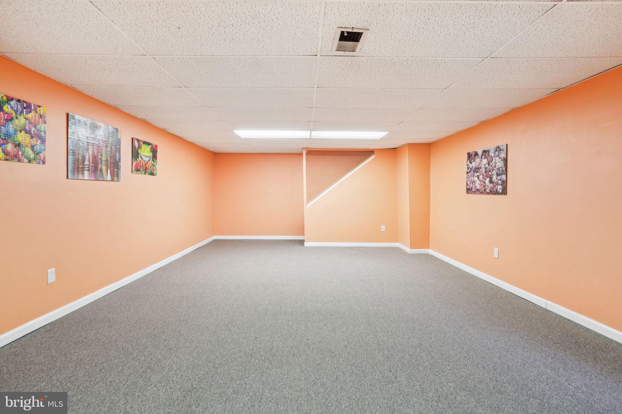 HUNTERS RUN - Residential