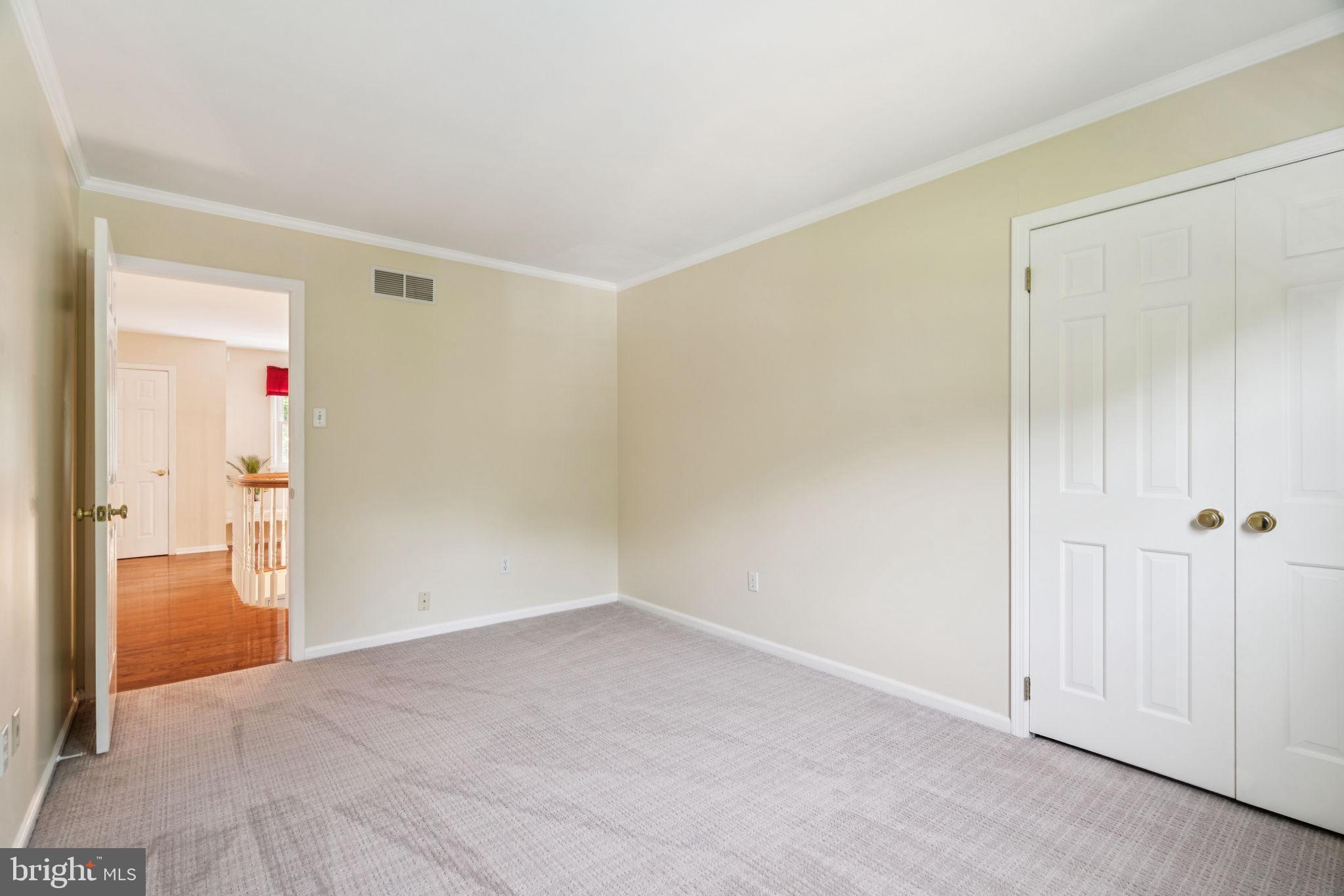 HUNTERS RUN - Residential