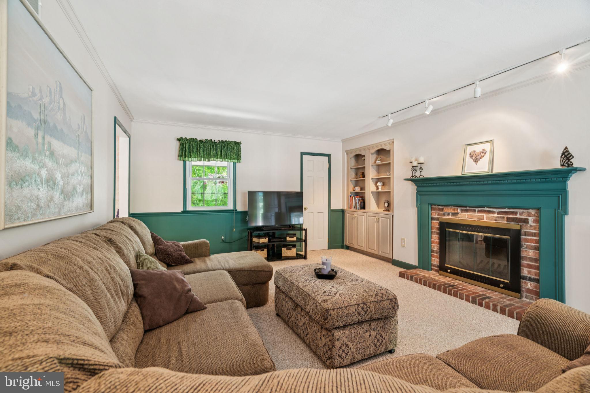 HUNTERS RUN - Residential