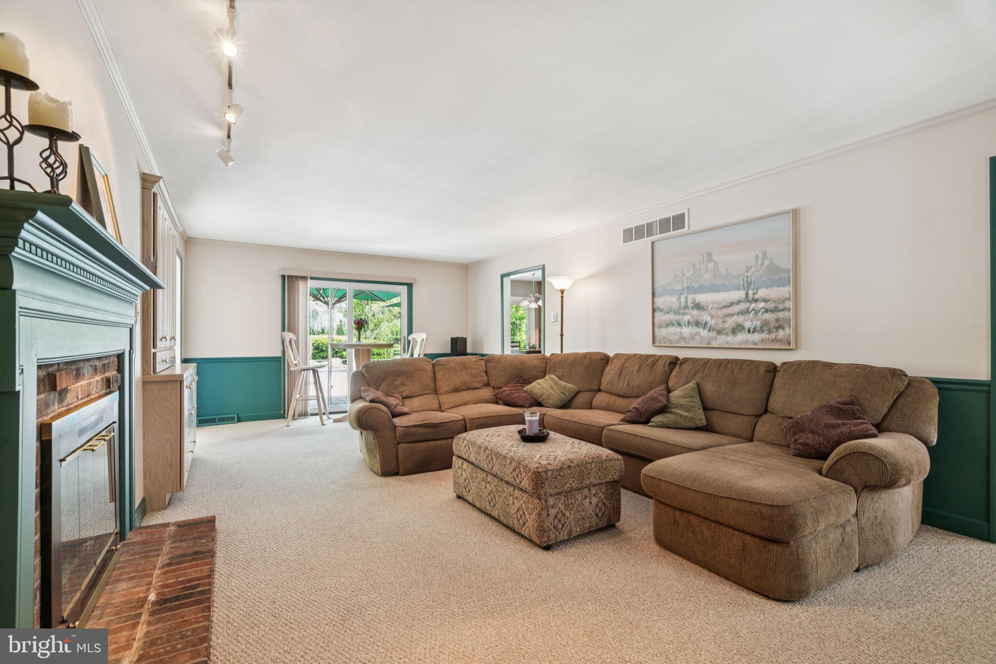 HUNTERS RUN - Residential