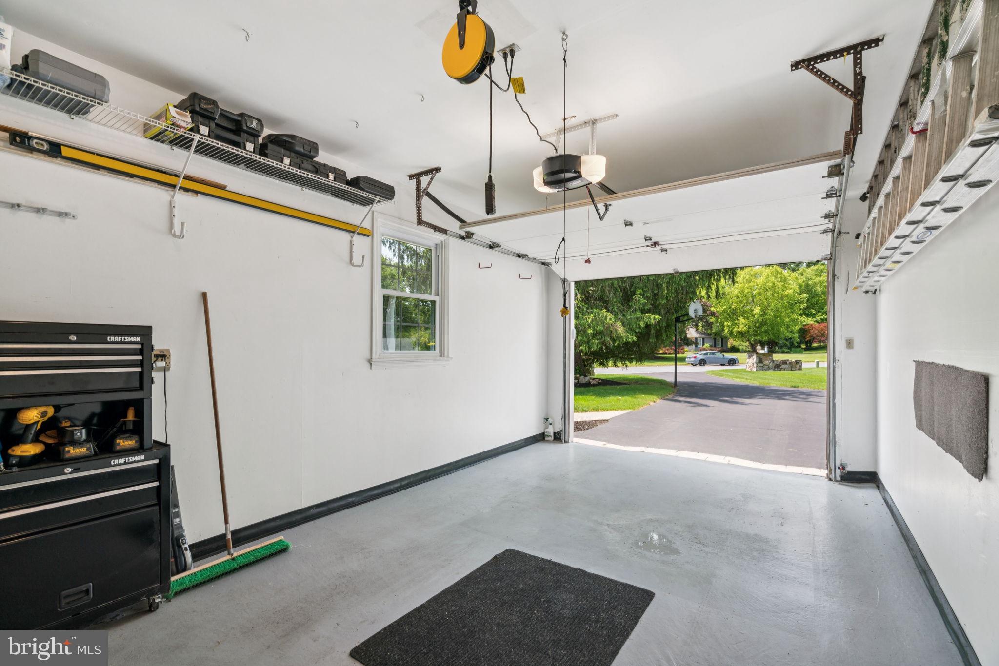 HUNTERS RUN - Residential