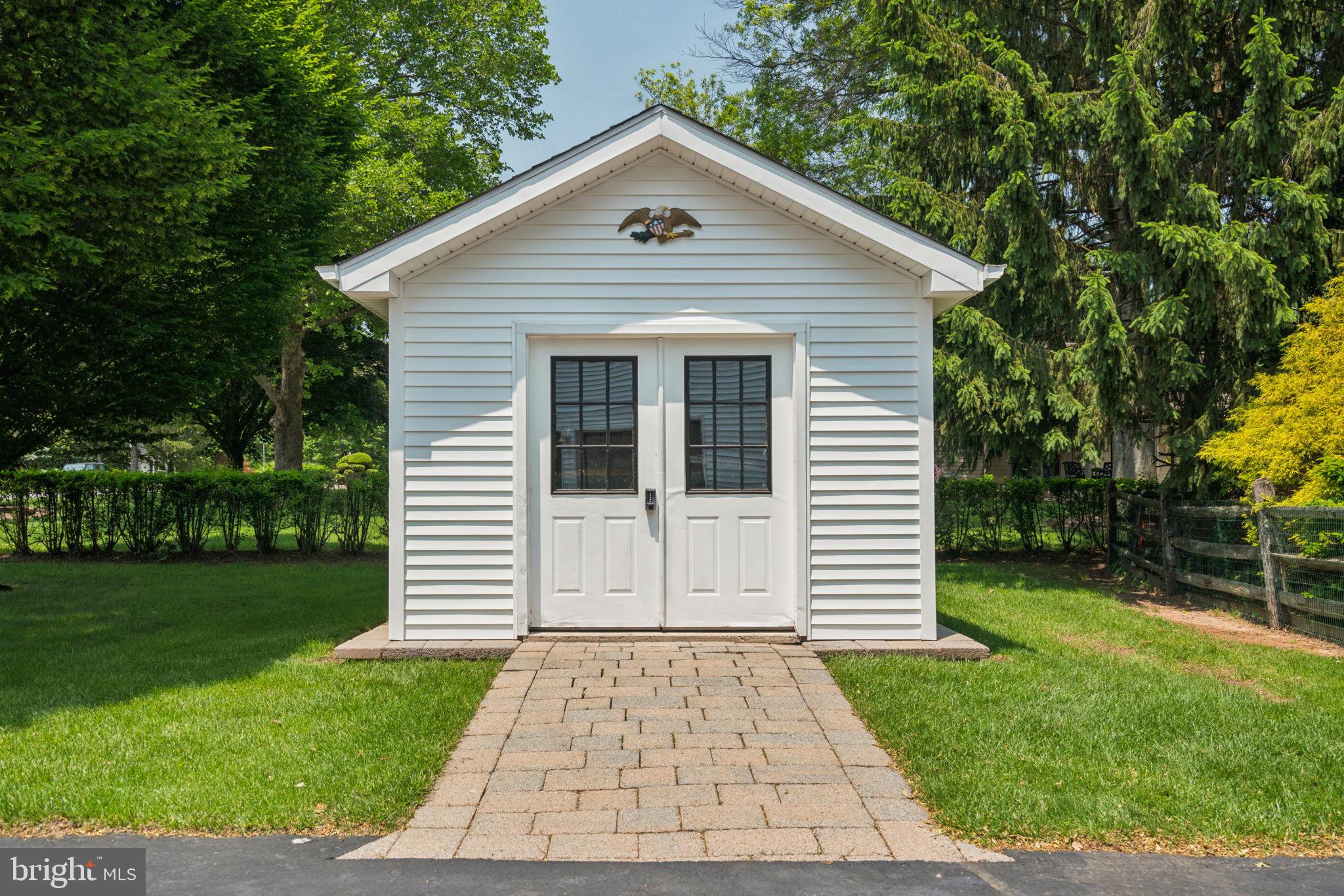 HUNTERS RUN - Residential