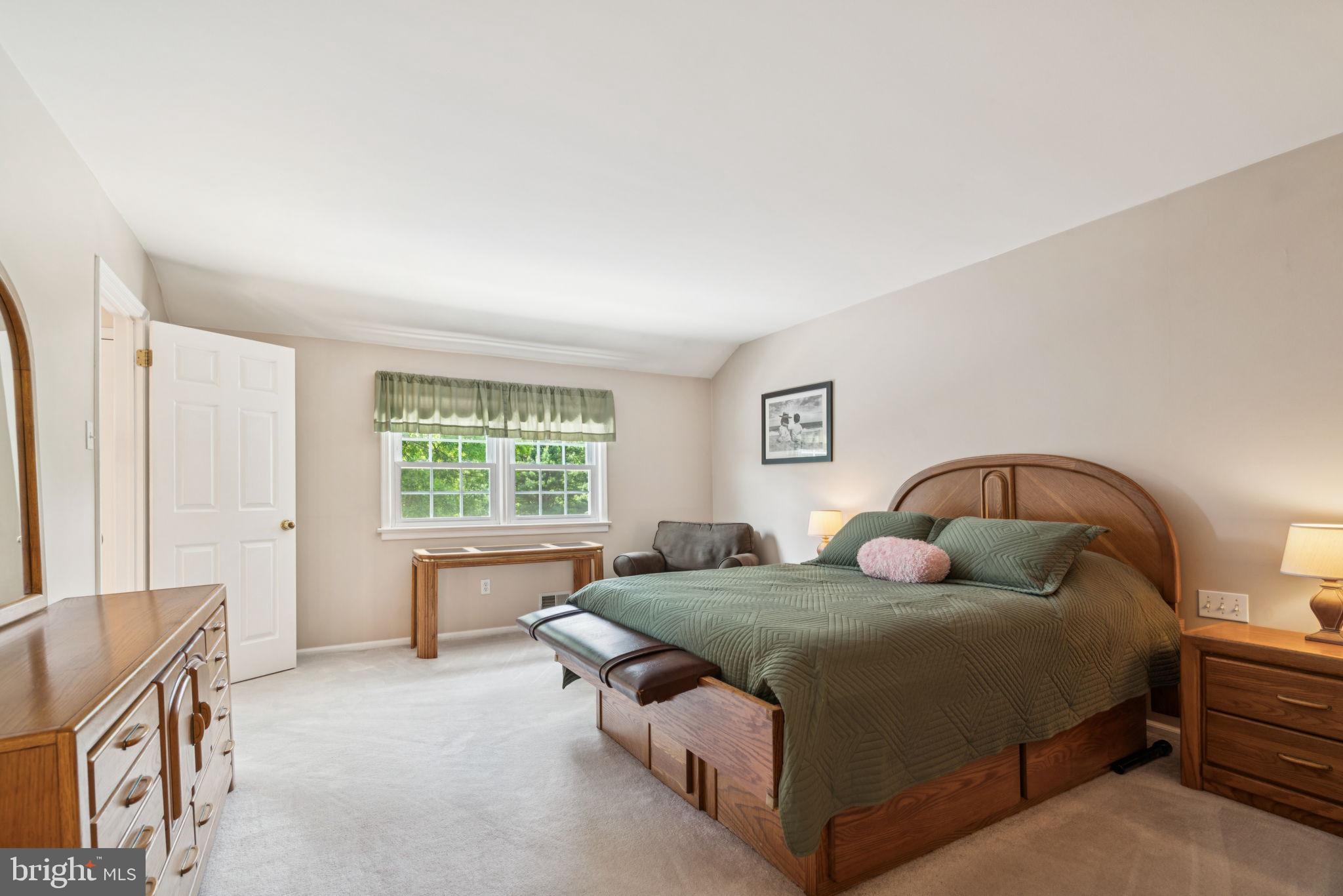 HUNTERS RUN - Residential