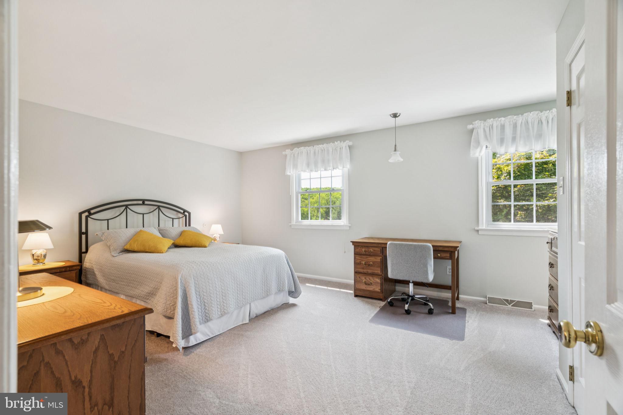 HUNTERS RUN - Residential