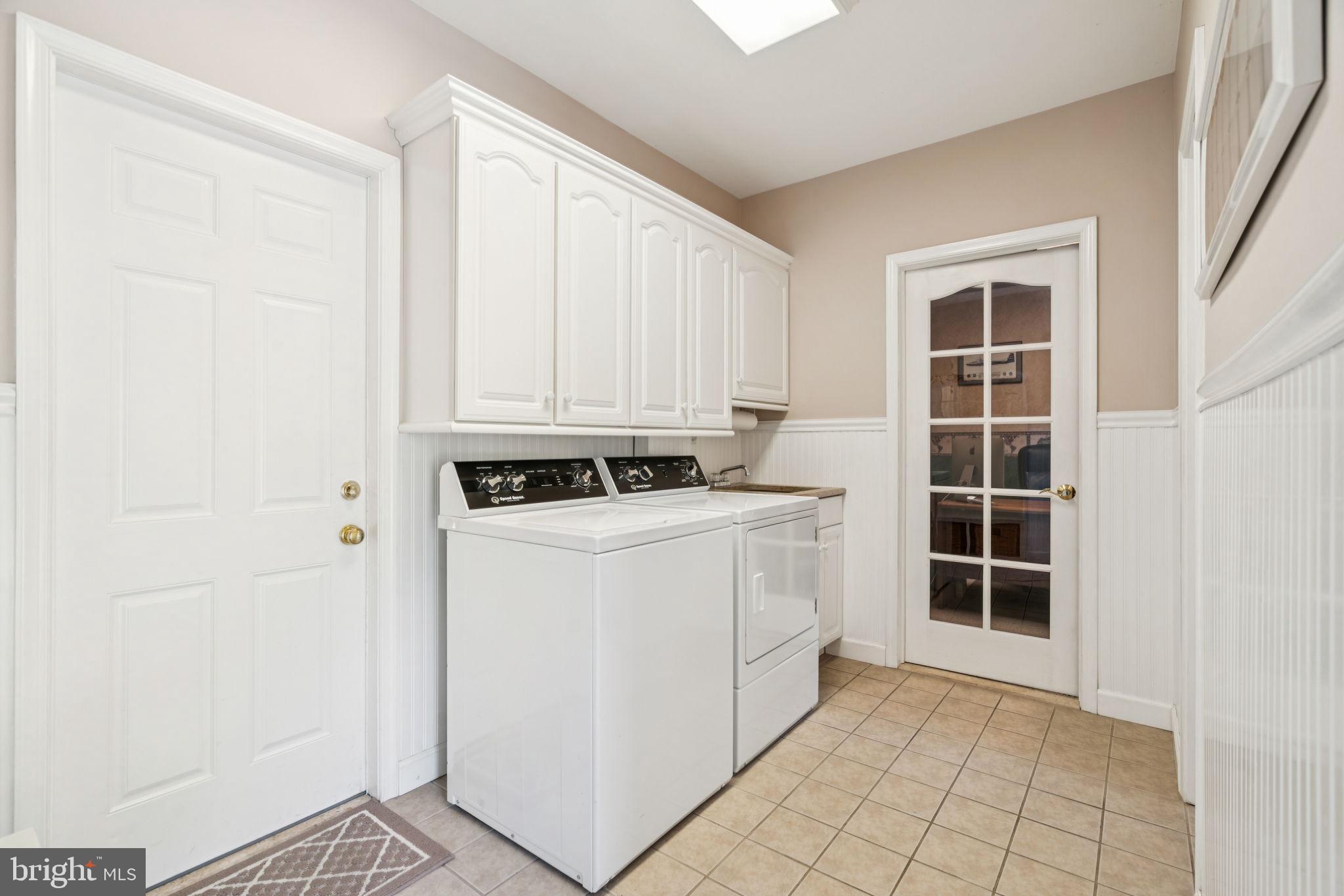 HUNTERS RUN - Residential