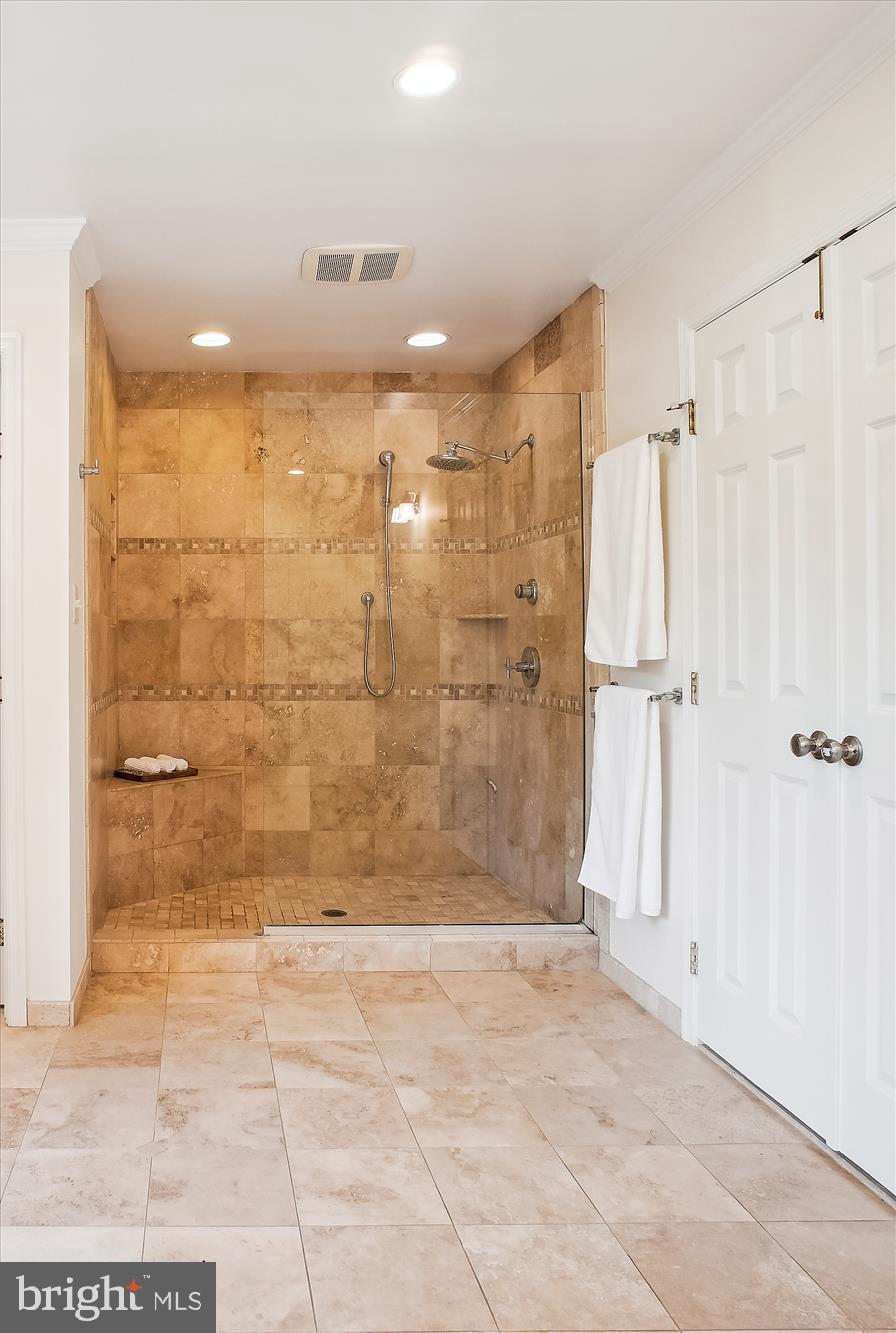 LOCUST HILL - Residential